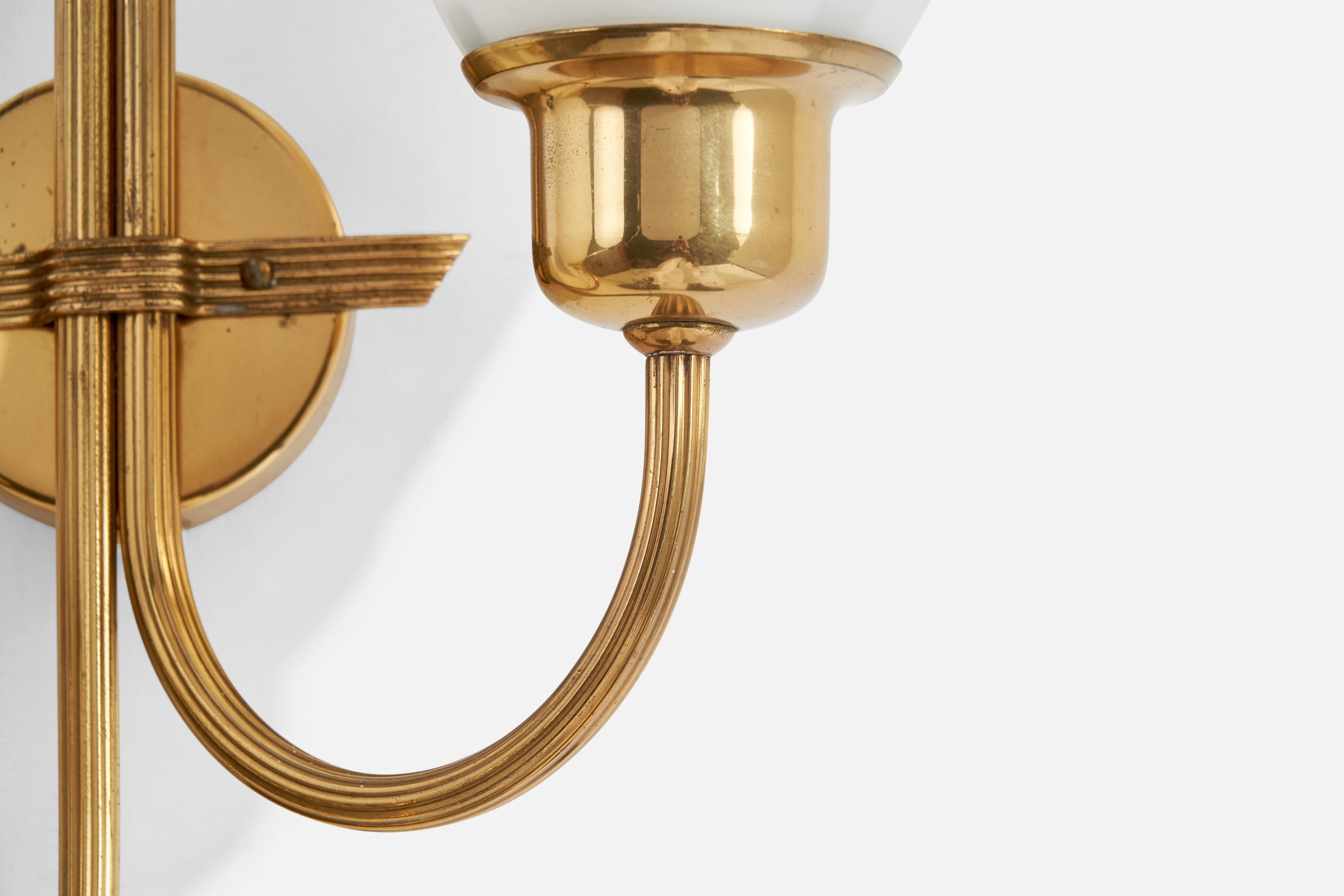 Design suédois, applique, laiton, verre, Suède, années 1940 en vente 1