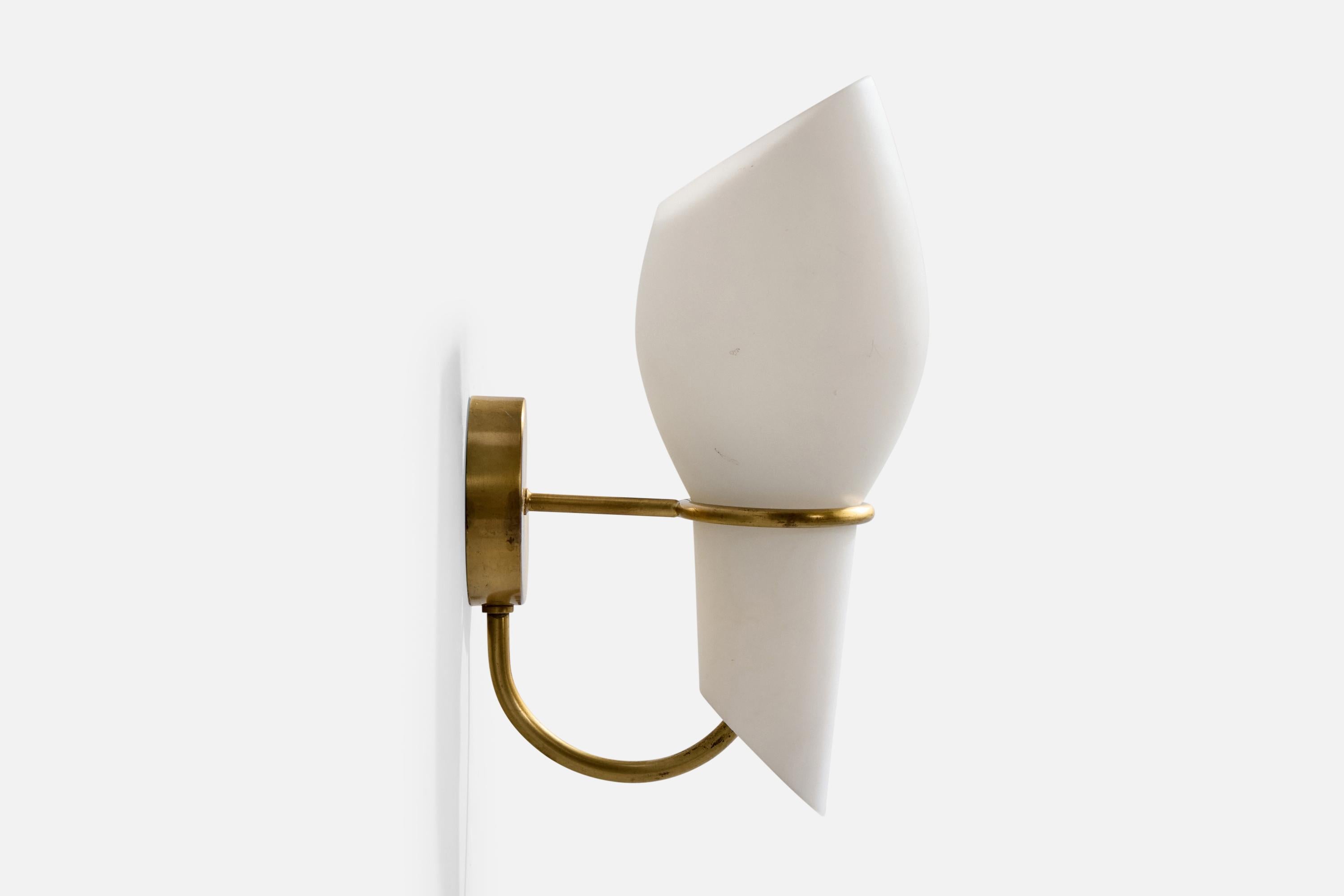 Swedish Designer, Wall Light, Brass, Glass, Sweden, 1950s (Schwedisch) im Angebot