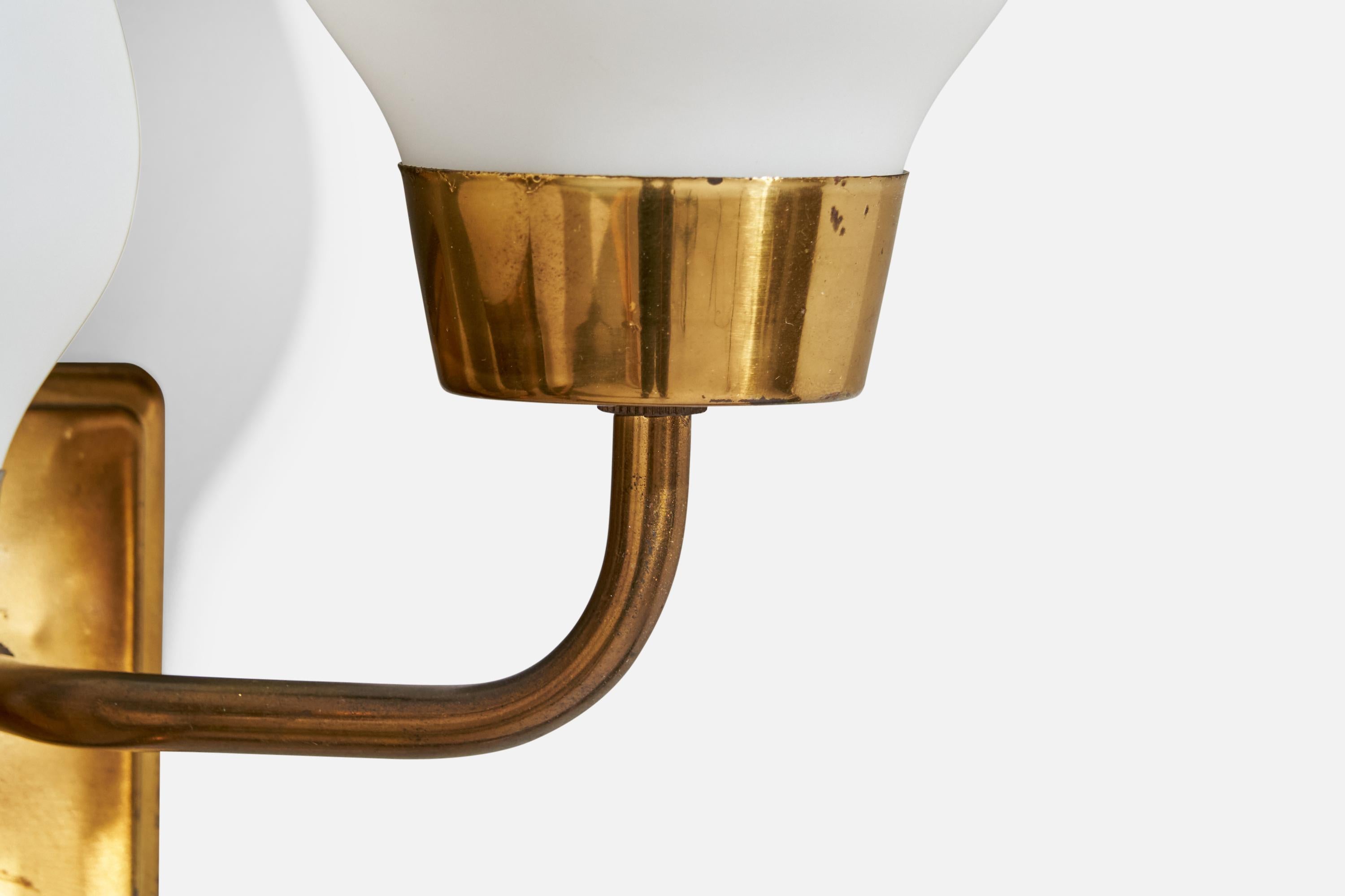 Schwedische Designerin, Wandleuchte, Messing, Glas, Schweden, 1950er Jahre im Angebot 2