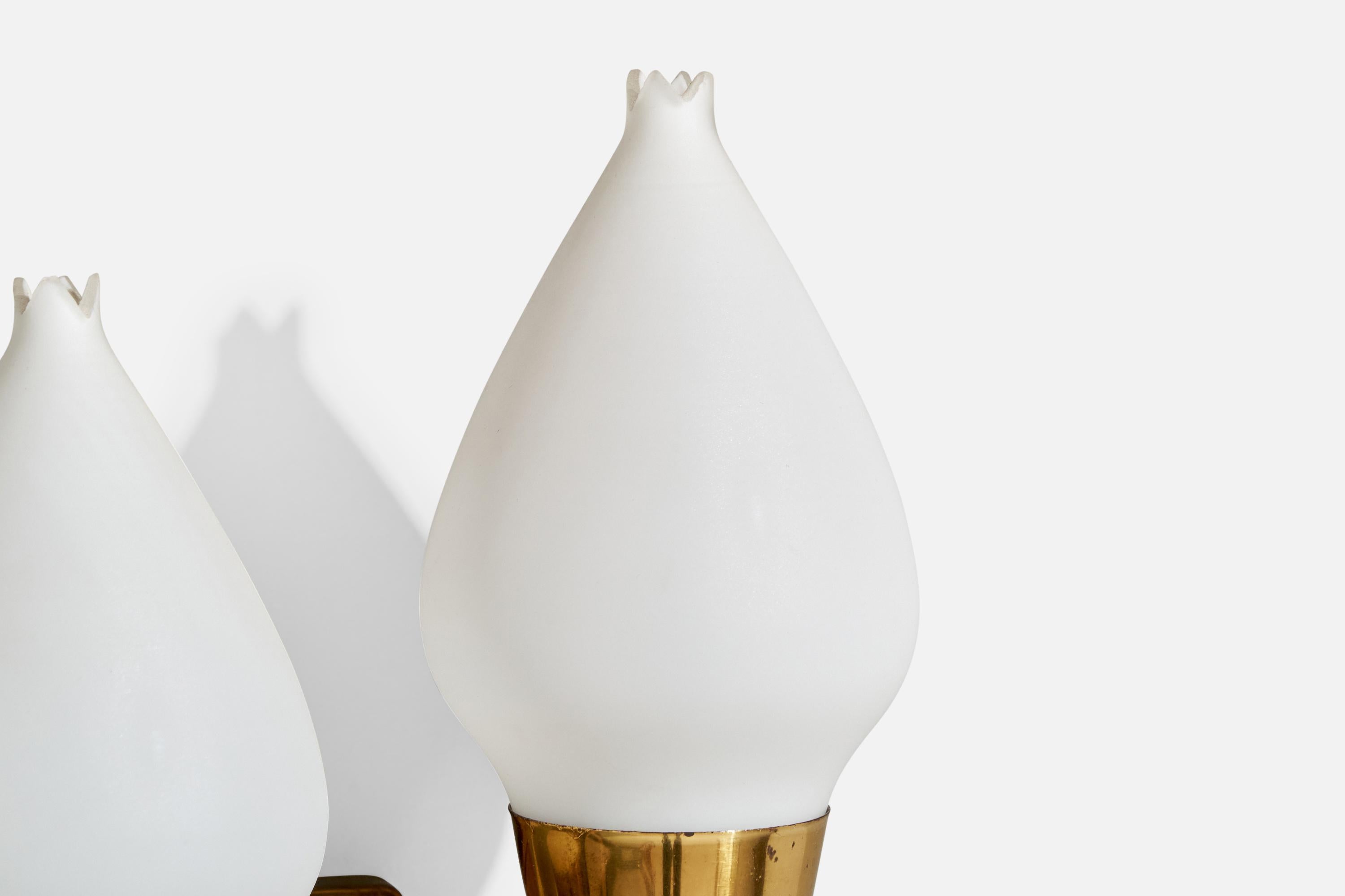 Schwedische Designerin, Wandleuchte, Messing, Glas, Schweden, 1950er Jahre im Angebot 3