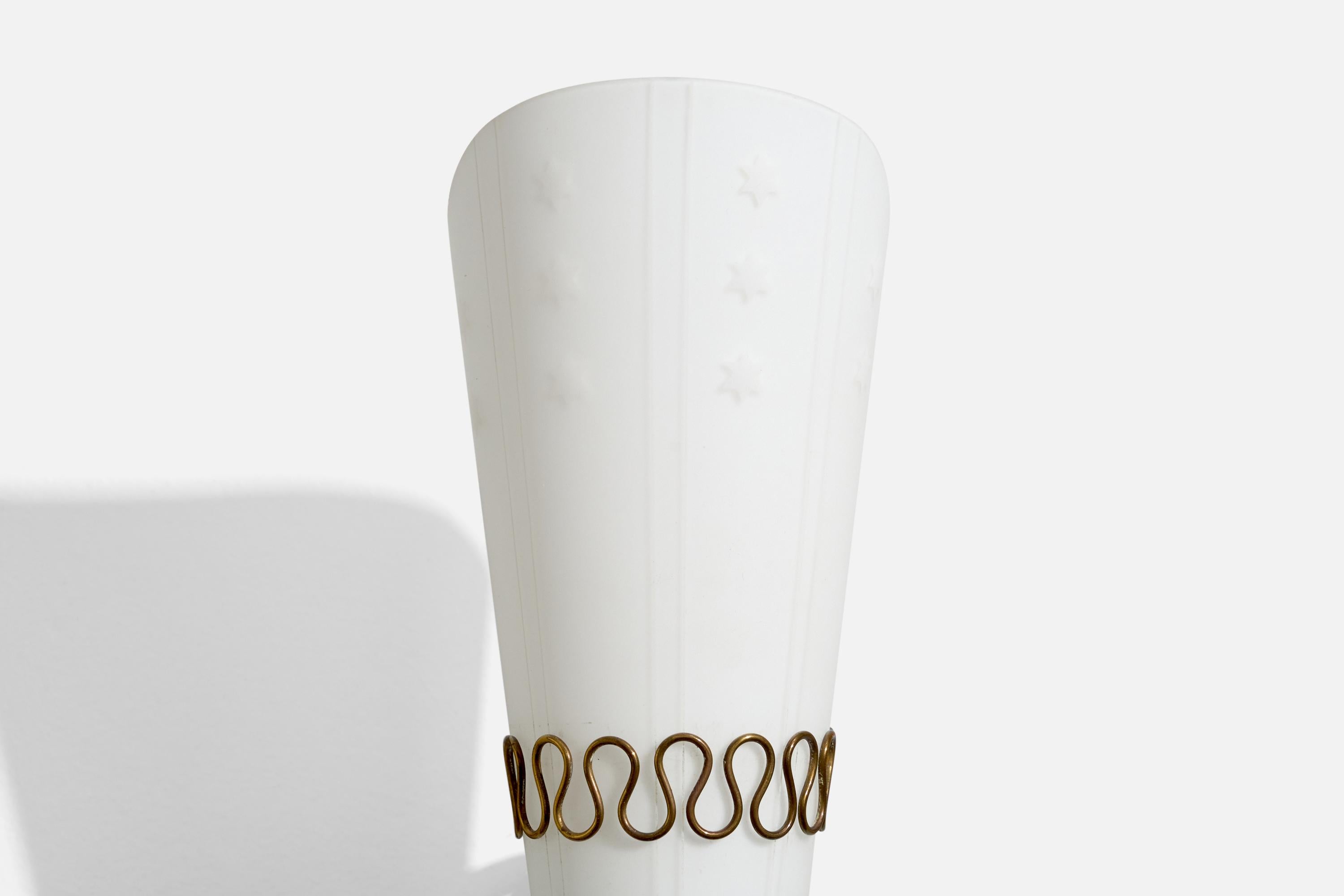 Schwedische Designerin, Wandleuchte, Messing, Glas, Schweden, 1950er Jahre im Angebot 3