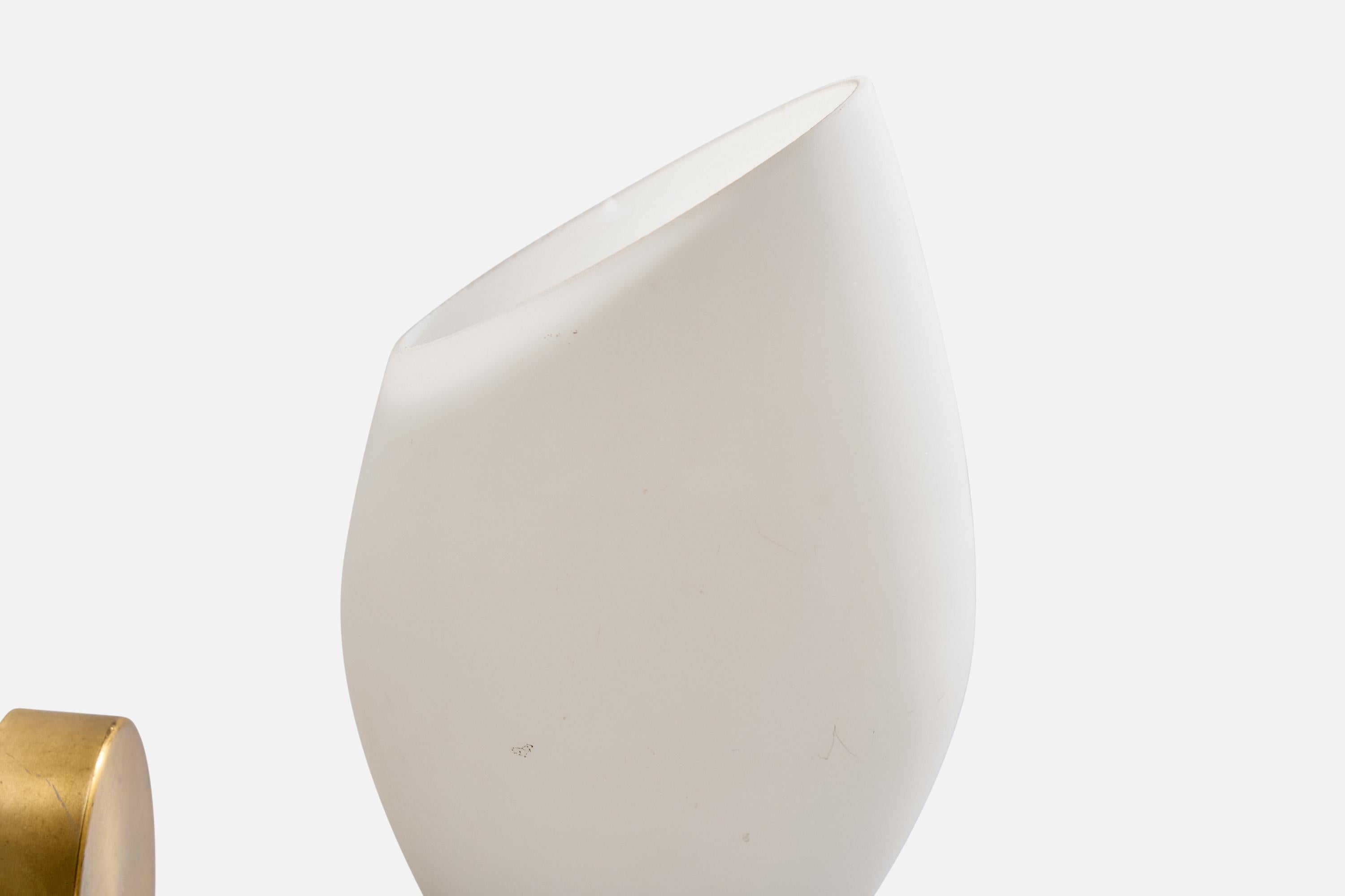 Swedish Designer, Wall Light, Brass, Glass, Sweden, 1950s im Angebot 1