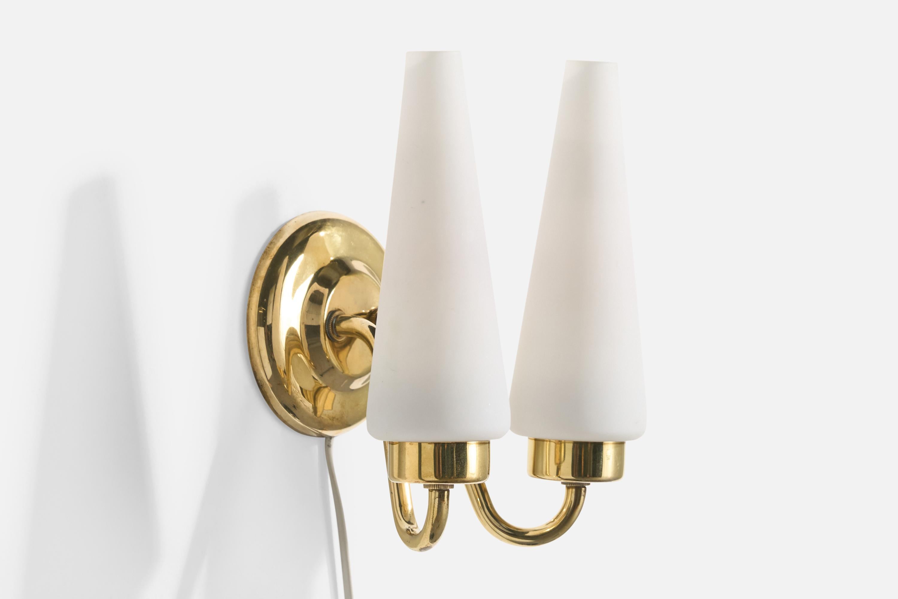 Mid-Century Modern Design suédois, applique, laiton, verre, Suède, années 1960 en vente