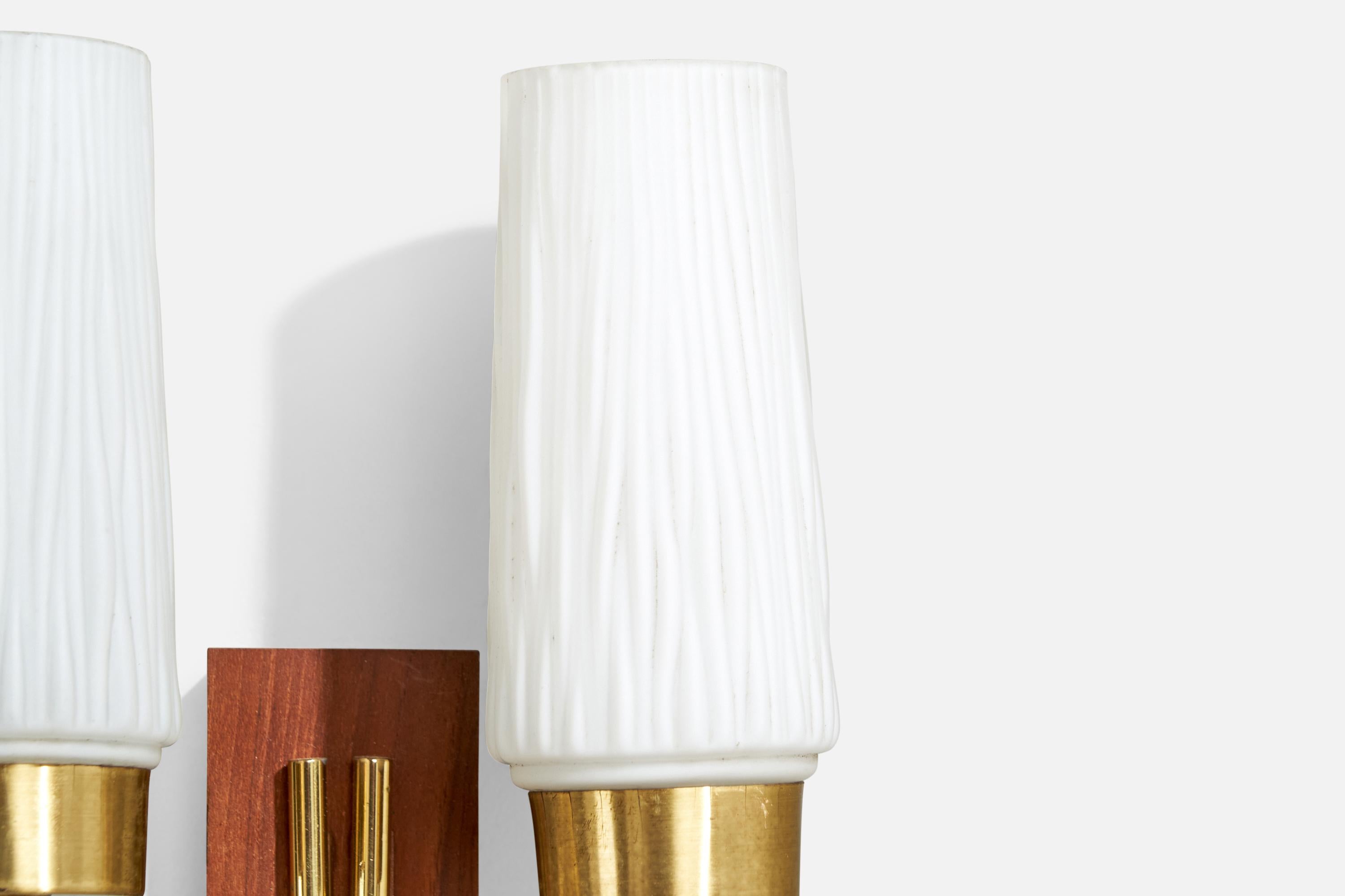 Schwedische Designerin, Wandleuchte, Messing, Glas, Teakholz, Schweden, 1950er Jahre im Angebot 2