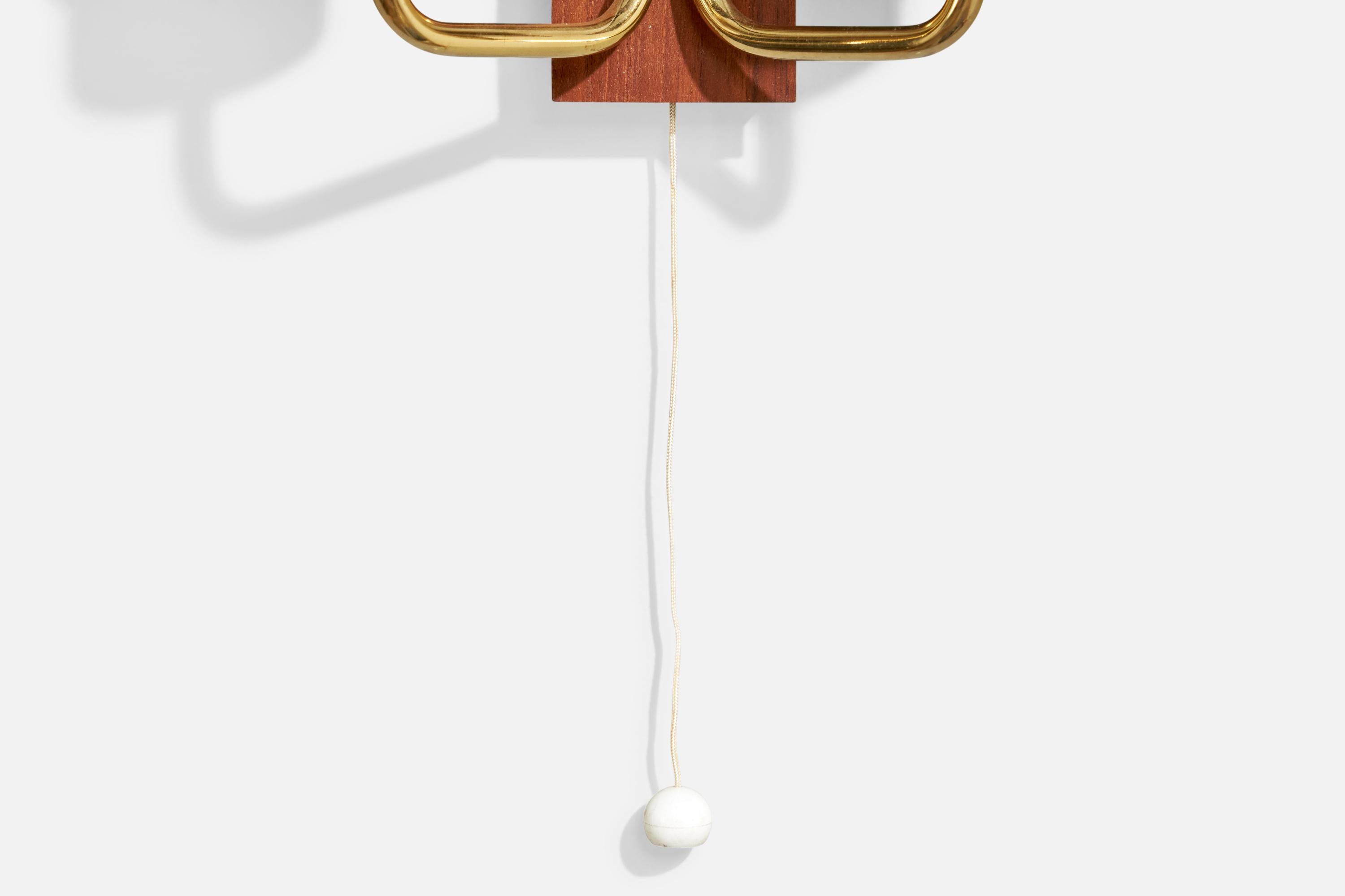 Schwedische Designerin, Wandleuchte, Messing, Glas, Teakholz, Schweden, 1950er Jahre im Angebot 3