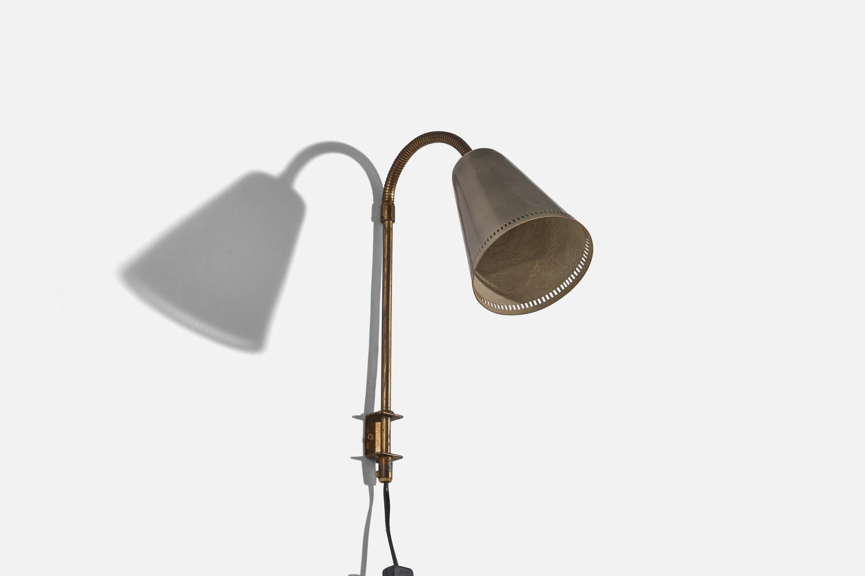 A brass and lacquered metal wall light designed and produced in Sweden, c. 1940s.

Variable dimensions, measured as illustrated in the first image. 
Dimensions of back plate (inches) : 1.625 x 1.125 x 0.9375 (H x W x D).