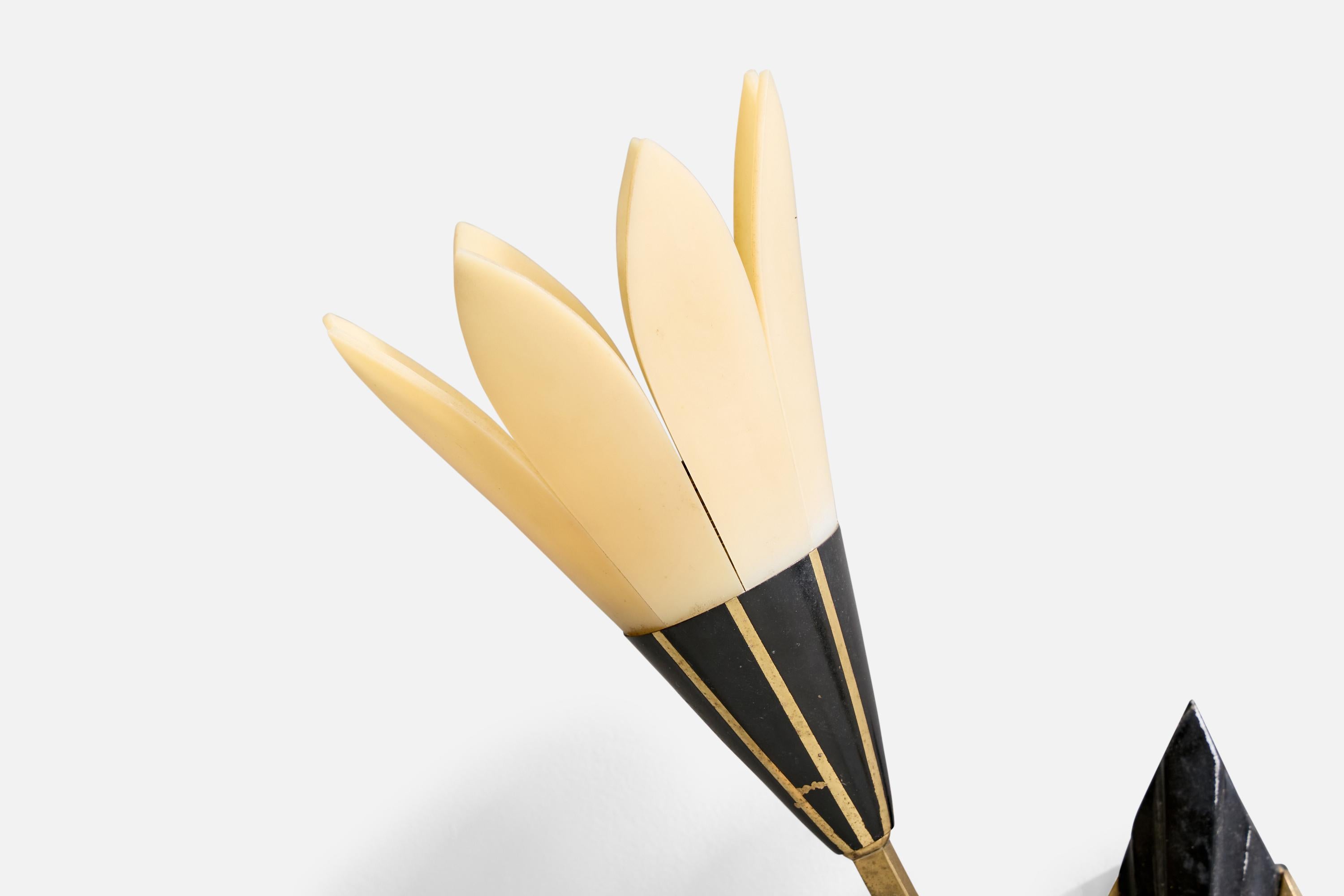 Schwedische Designerin, Wandleuchte, Messing, Metall, Acryl, Schweden, 1970er Jahre im Angebot 2