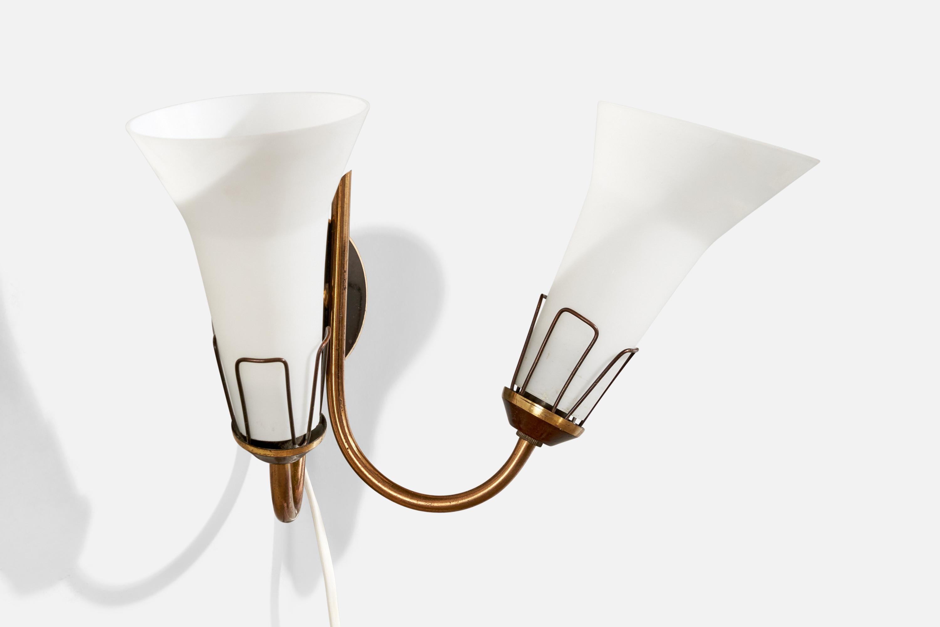 Scandinavo moderno Lampada da parete di design svedese, ottone, metallo, vetro, Svezia, anni '50 in vendita