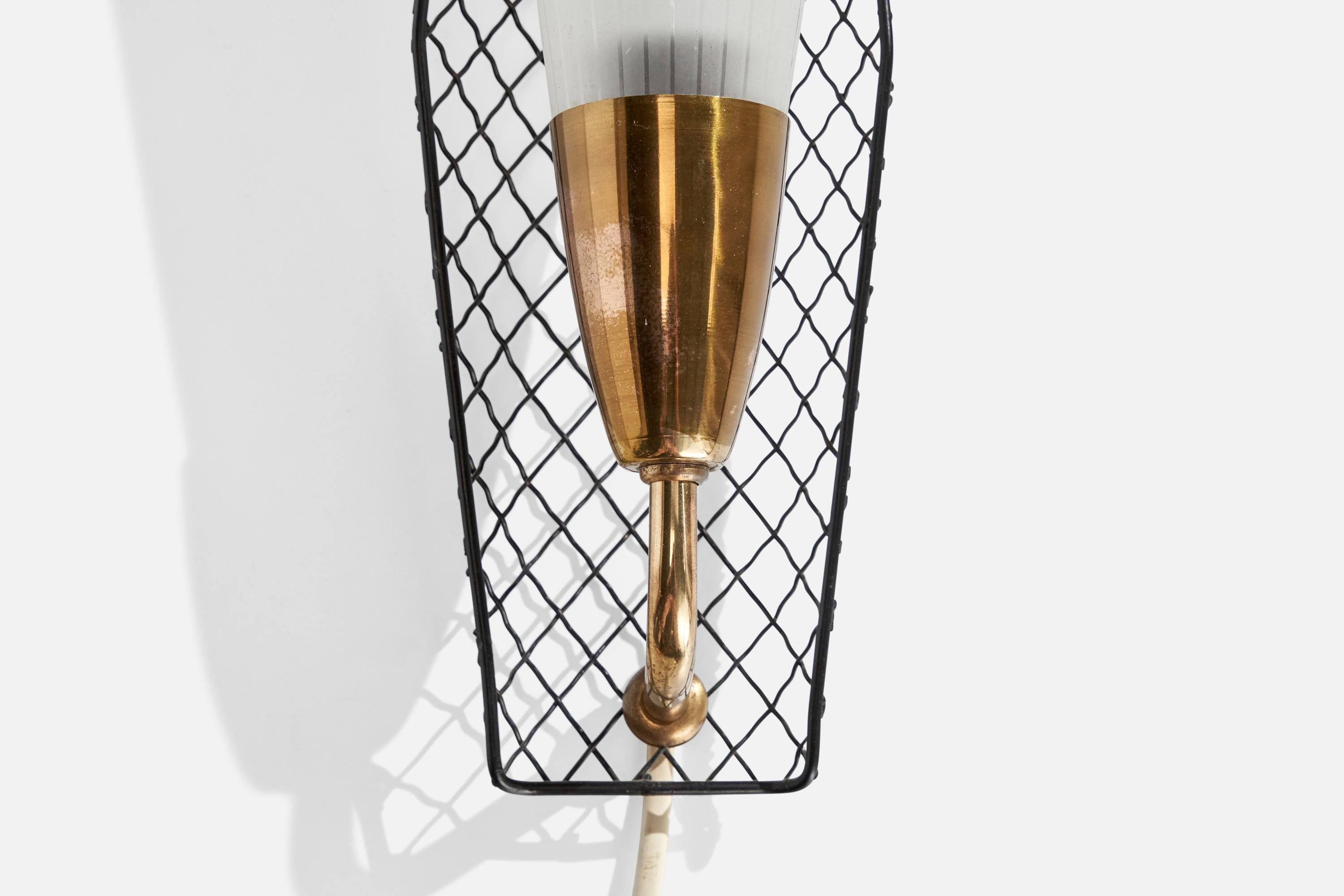Schwedische Designerin, Wandleuchte, Messing, Metall, Glas, Schweden, 1950er Jahre im Angebot 2