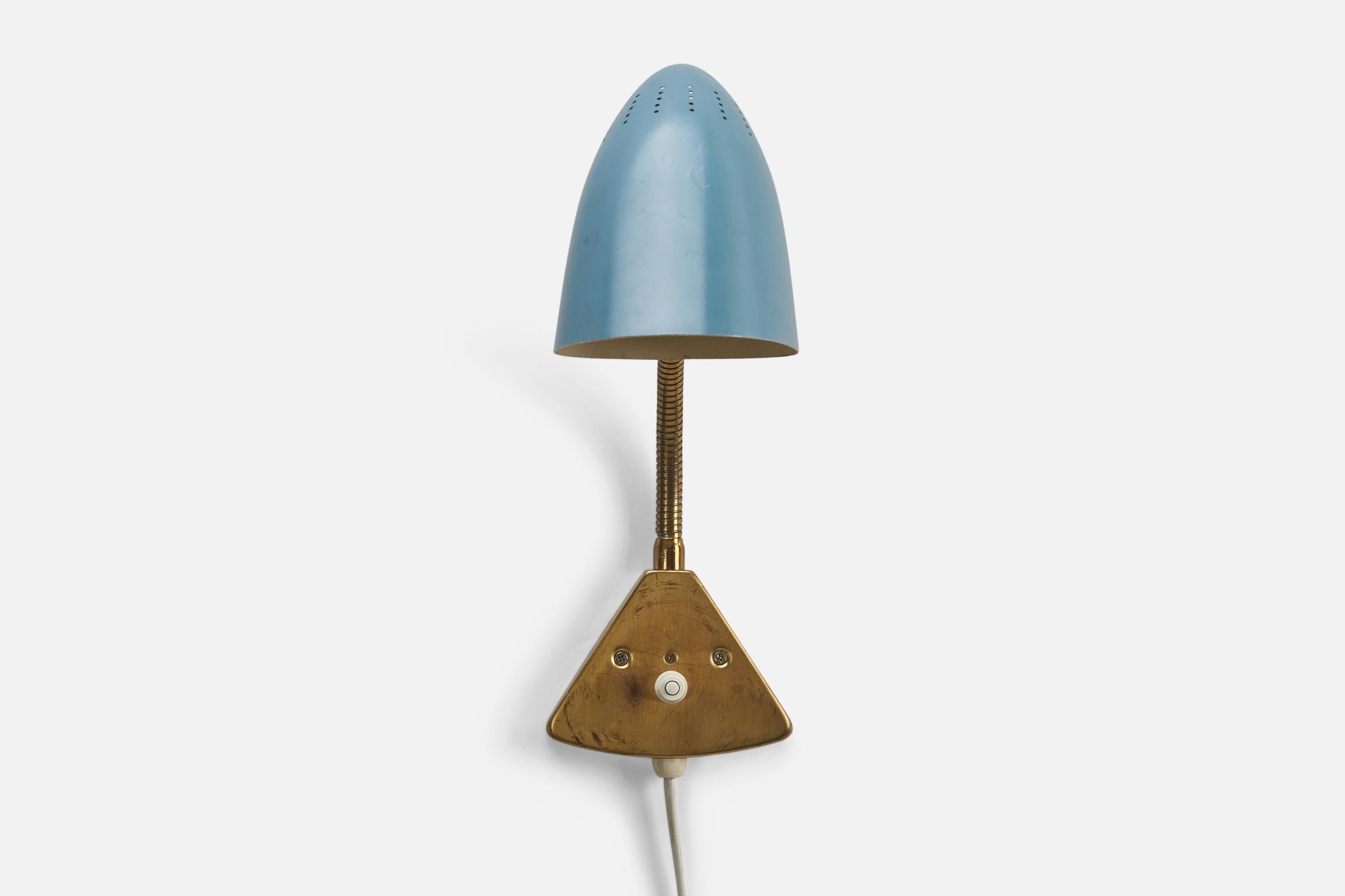Swedish Designer, Wall Light, Brass, Metal, Sweden, 1950s In Good Condition For Sale In High Point, NC