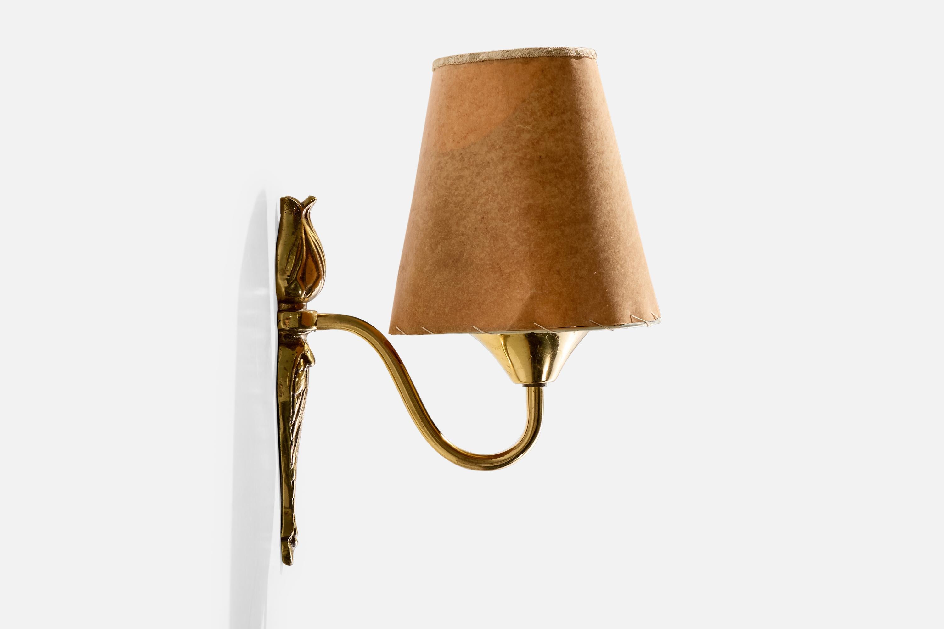 Schwedischer Designer, Wandleuchte, Messing, Papier, Schweden, ca. 1950er Jahre im Zustand „Gut“ im Angebot in High Point, NC