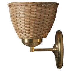 Schwedische Designerin, Wandleuchte, Messing, Rattan, 1960er Jahre