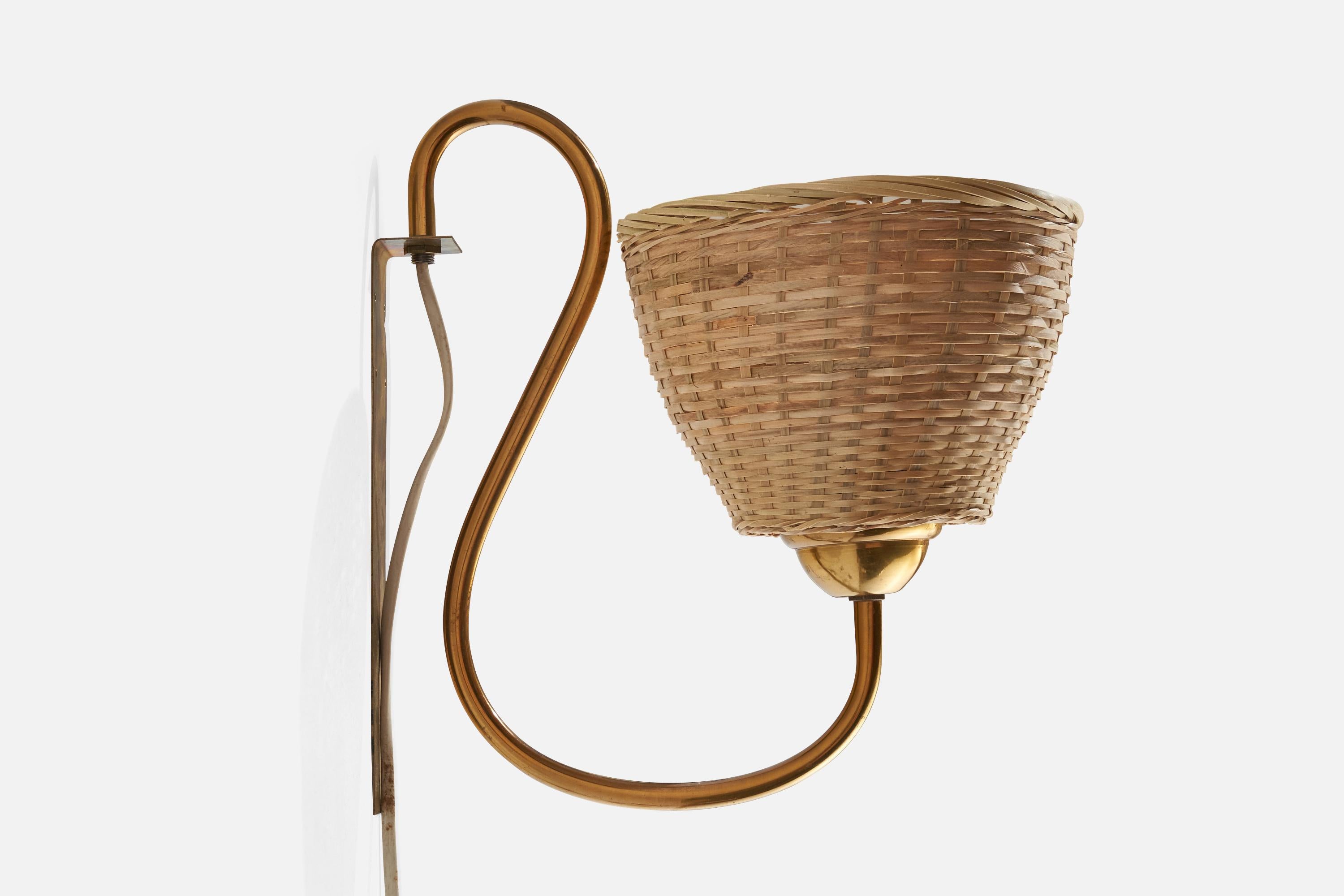 Swedish Designer, Wall Light, Brass, Rattan, Sweden, 1940s In Good Condition For Sale In High Point, NC