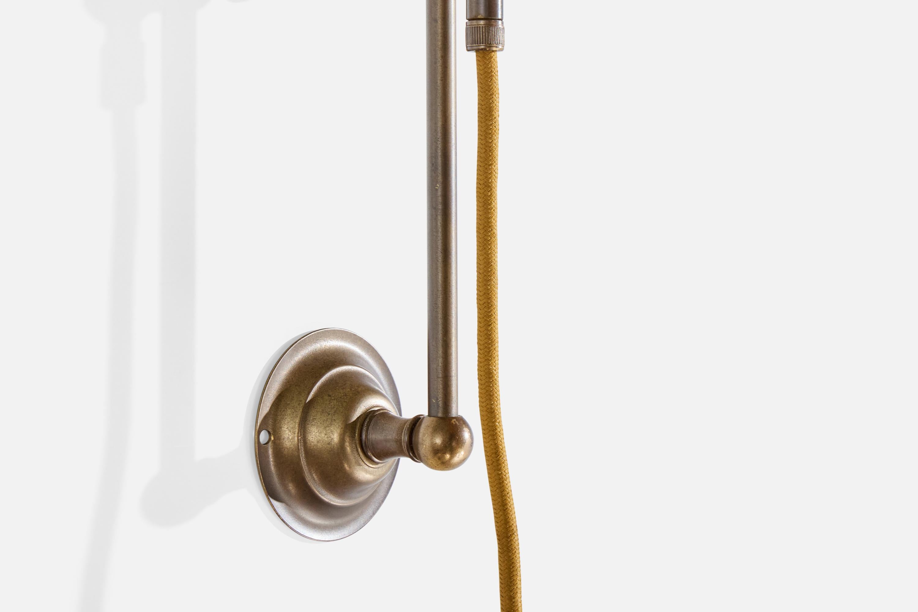 Designer svedese, lampada da parete, ottone, rattan, Svezia, anni '1960 in vendita 1