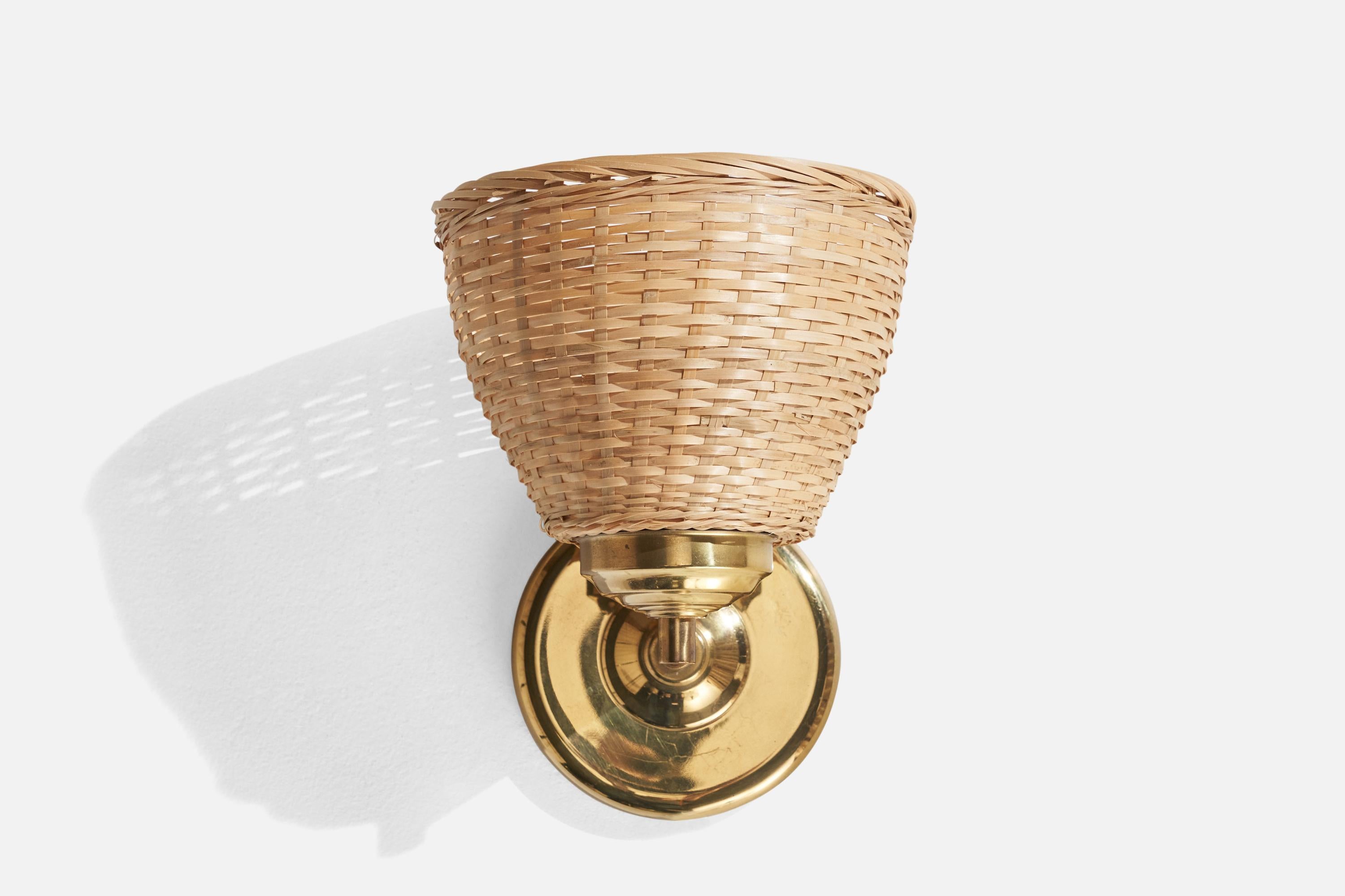 Swedish Designer, Wall Light, Brass, Rattan, Sweden, 1970s In Good Condition For Sale In High Point, NC