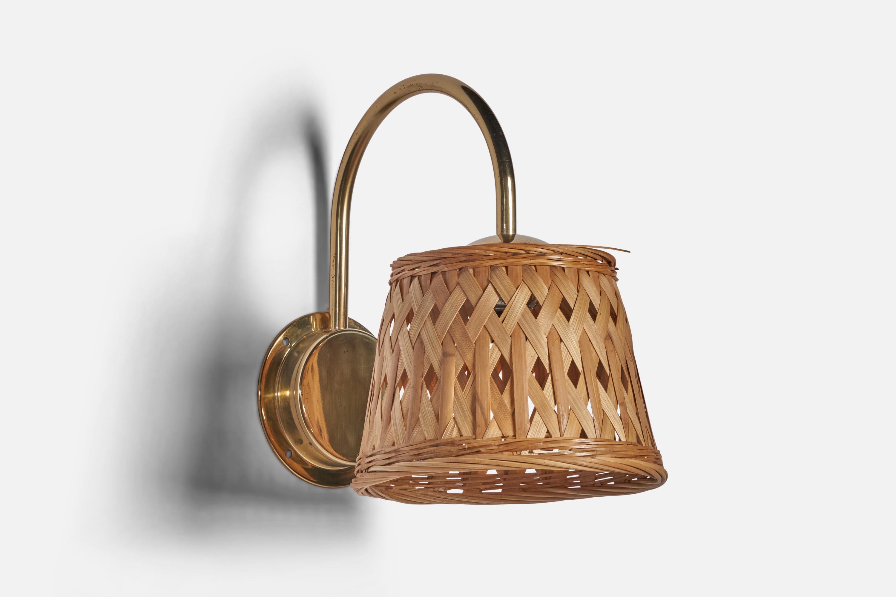 Swedish Designer, Wall Light, Brass, Rattan, Sweden, 1970s In Good Condition For Sale In High Point, NC