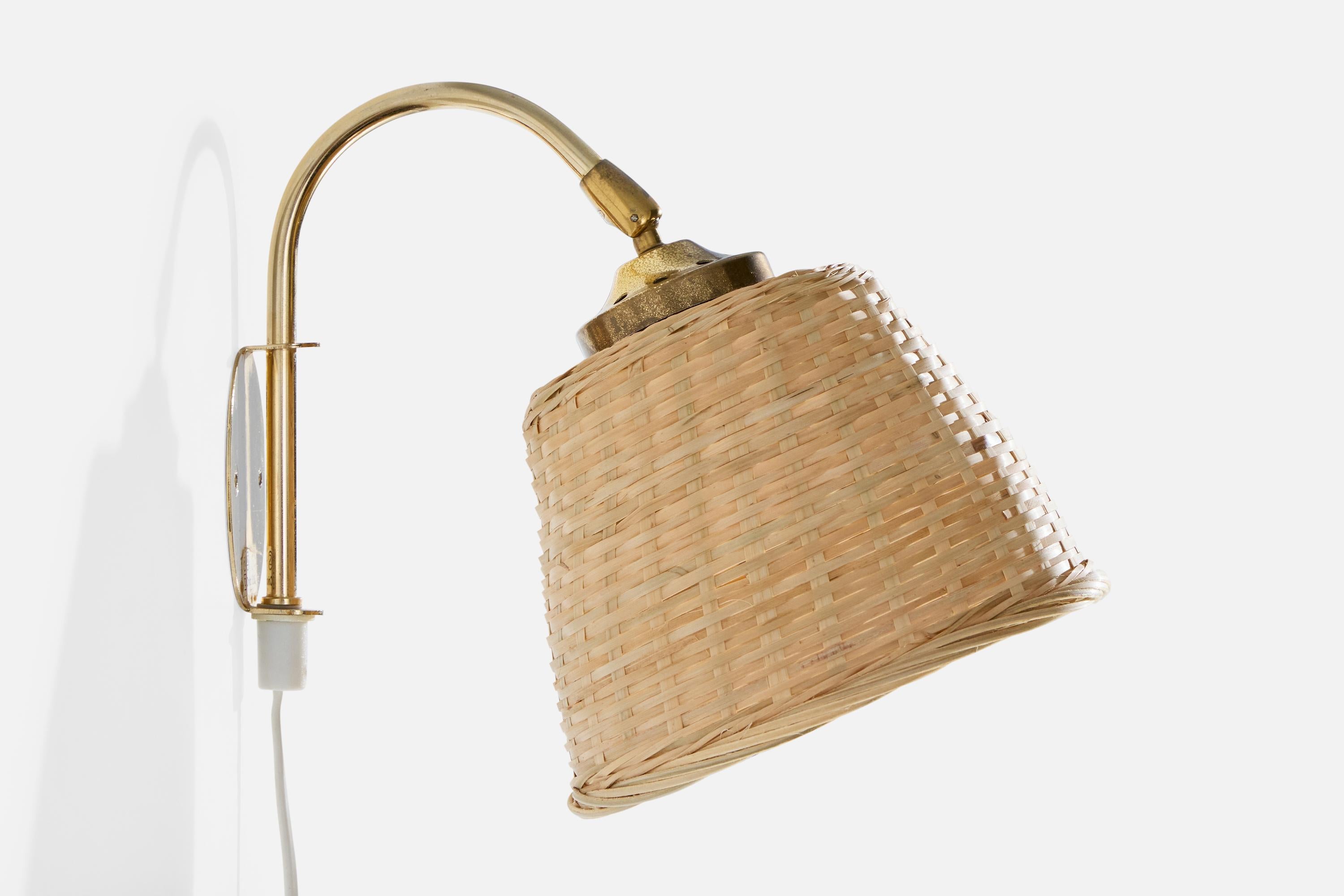 Swedish Designer, Wall Light, Brass, Rattan, Sweden, 1970s In Good Condition For Sale In High Point, NC