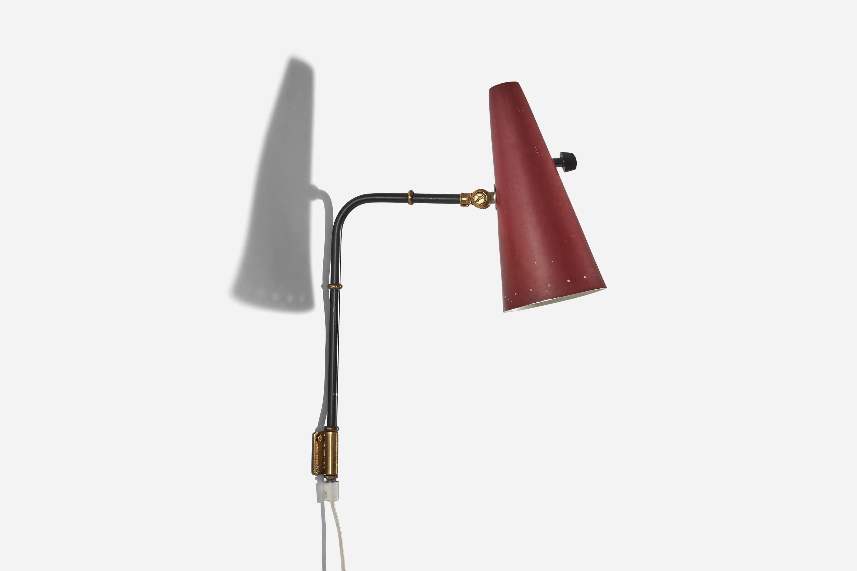 A brass and red metal wall light designed and produced in Sweden, c. 1950s.

Dimensions of back plate (inches) : 1.625 x 1.625 x 0.0625 (H x W x D).