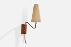 Schwedische Designerin, Wandleuchte, Messing, Teakholz, Stoff, Schweden, 1950er Jahre