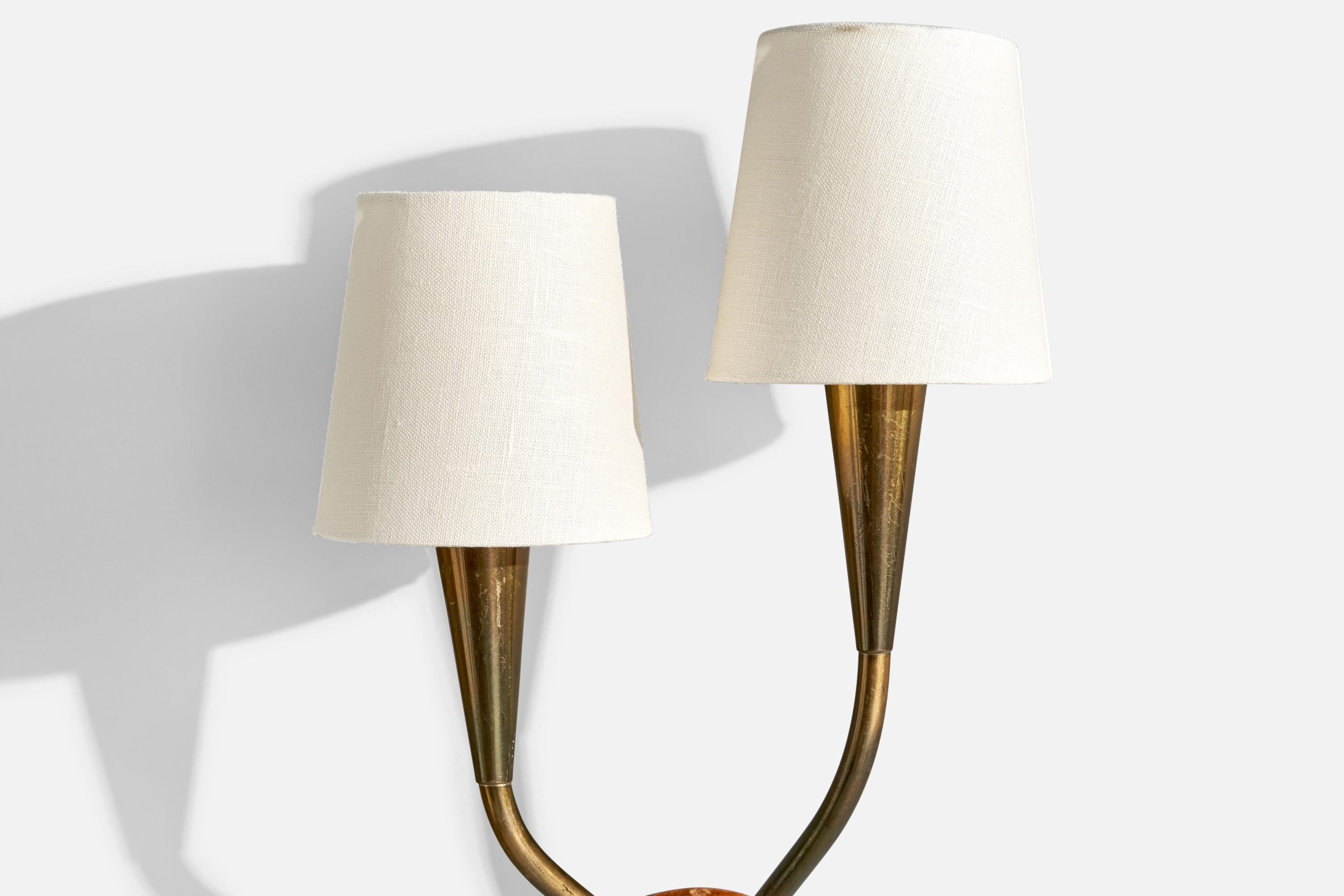 Laiton Design/One, Design-Light, laiton, teck, tissu, Suède, années 1950 en vente