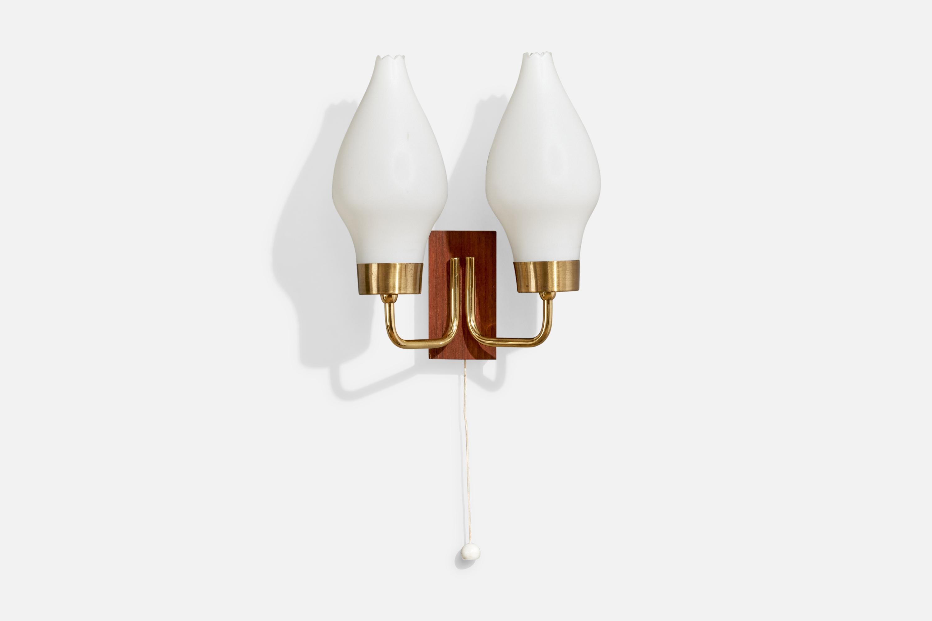 A brass, teak and white opaline glass wall light designed and produced in Sweden, c. 1950s.

Overall Dimensions (inches):  10” H x  8.25” W x  4.75” D

Back Plate Dimensions (Inches):  3.875” H x 2” W x .875” D

Bulb Specifications: E-14

Number of
