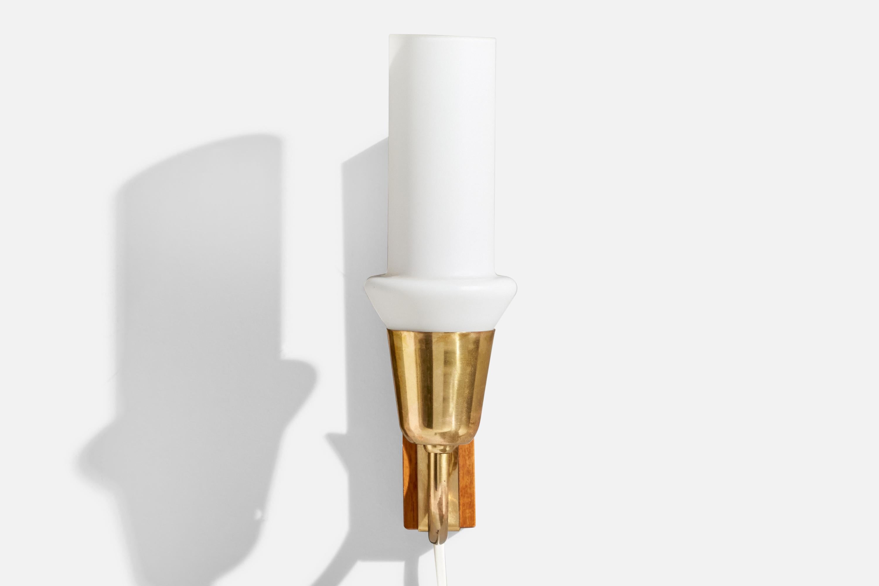 Scandinave moderne Design/One, Design-Light, laiton, teck, verre, Suède, années 1950 en vente
