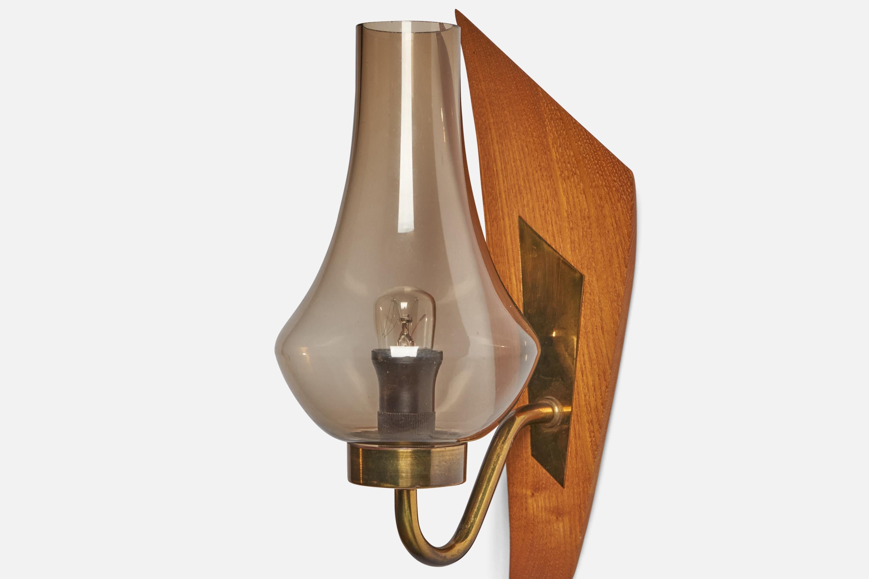 Swedish Designer, Wall Light, Brass, Teak, Glass, Sweden, 1950s In Good Condition For Sale In High Point, NC