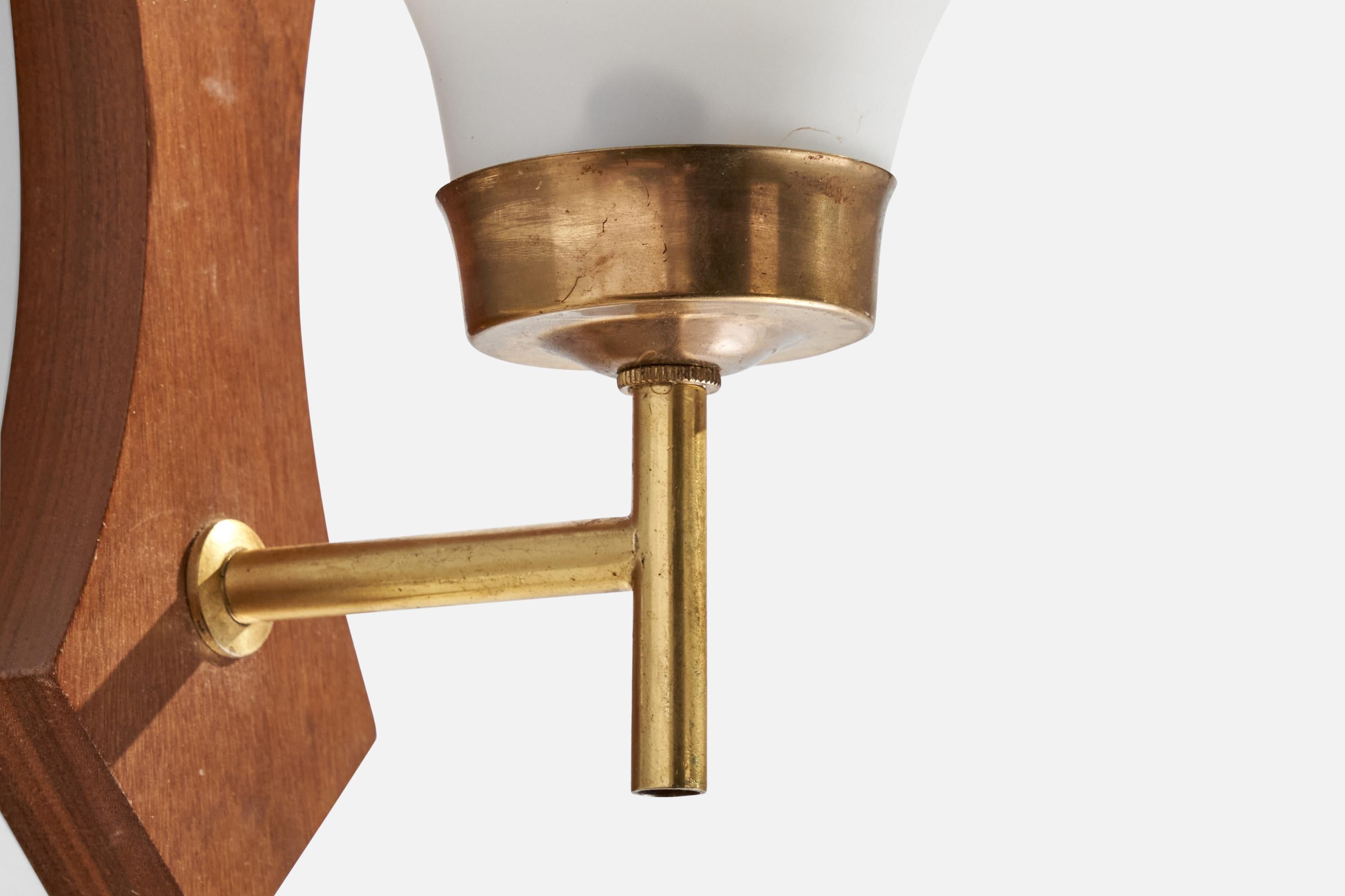 Laiton Design/One, Design-Light, laiton, teck, verre, Suède, années 1950 en vente