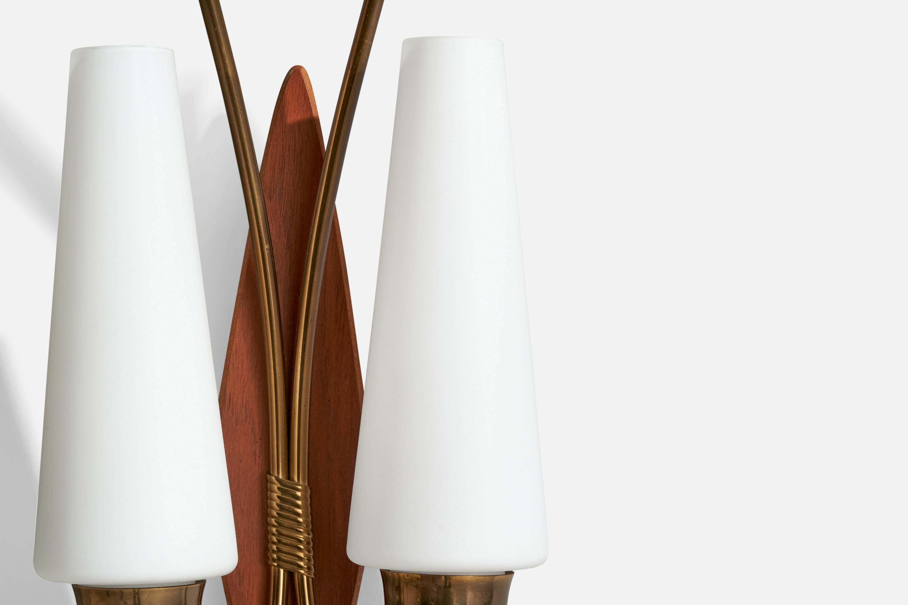 Laiton Design/One, Design-Light, laiton, teck, verre, Suède, années 1950 en vente