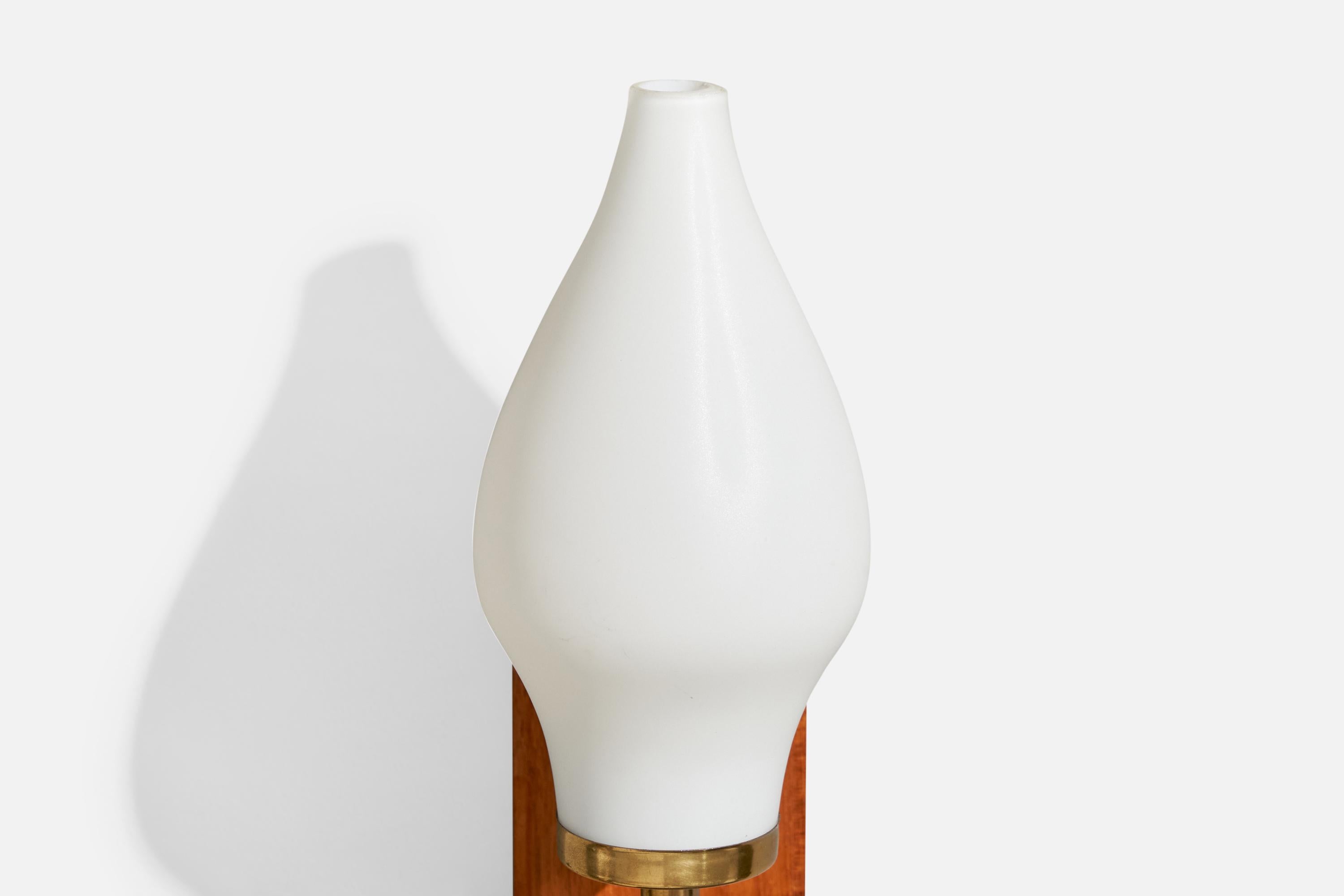 Laiton Design/One, Design-Light, laiton, teck, verre, Suède, années 1950 en vente