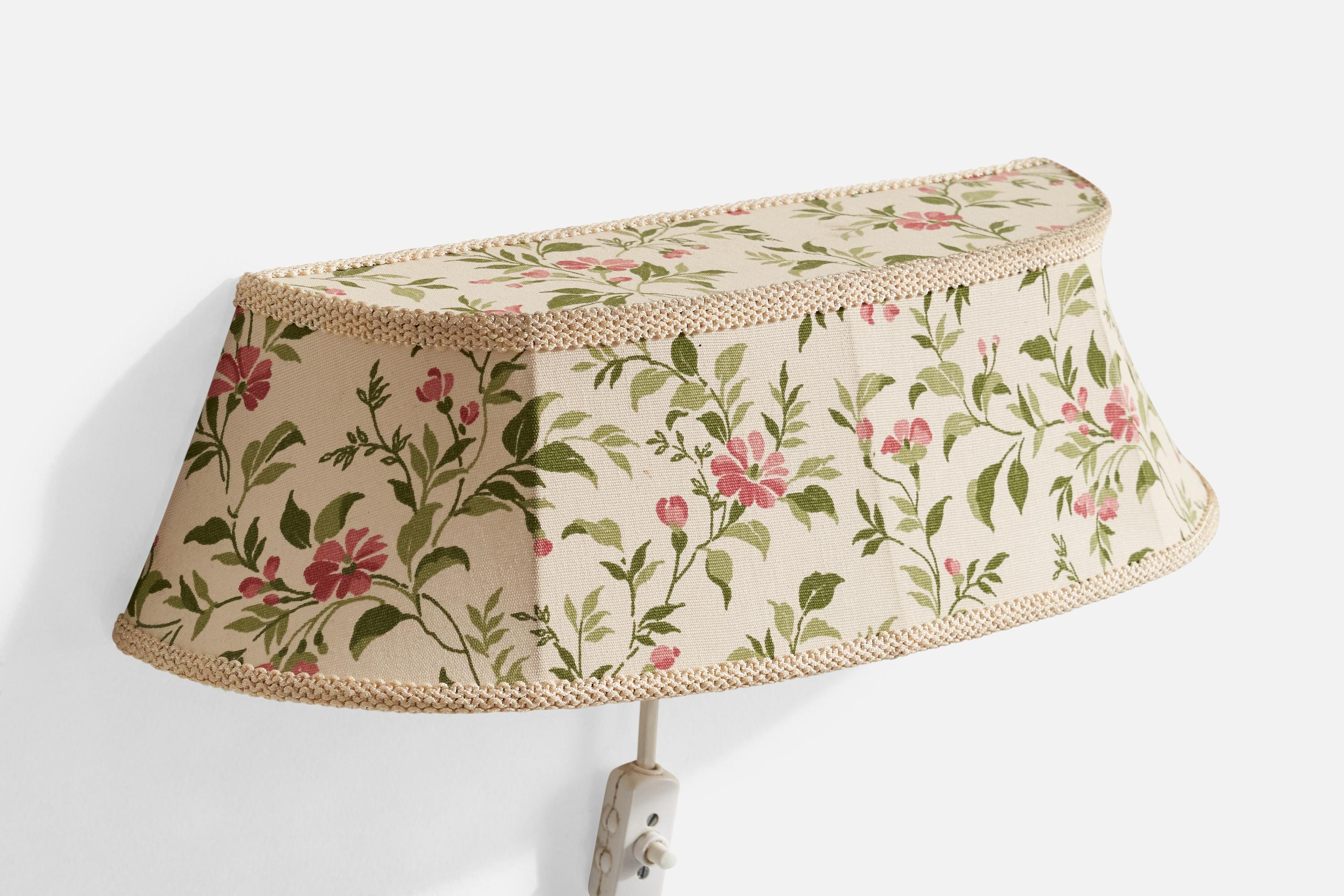 Swedish Designer, Wall Light, Fabric, Metal, Sweden, 1940s In Good Condition For Sale In High Point, NC