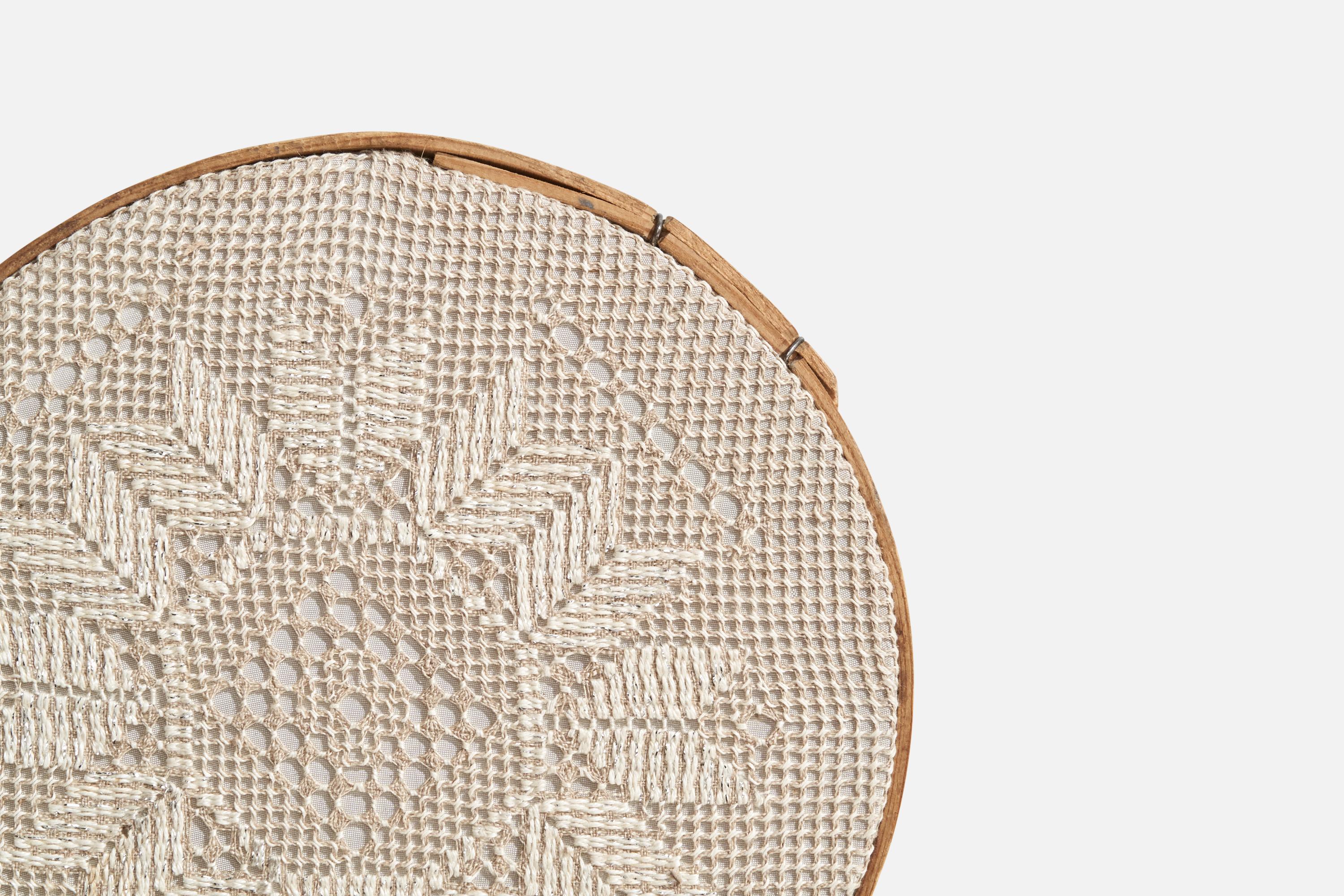 Milieu du XXe siècle Designer suédois, applique murale, tissu, pin, Suède, années 1960 en vente