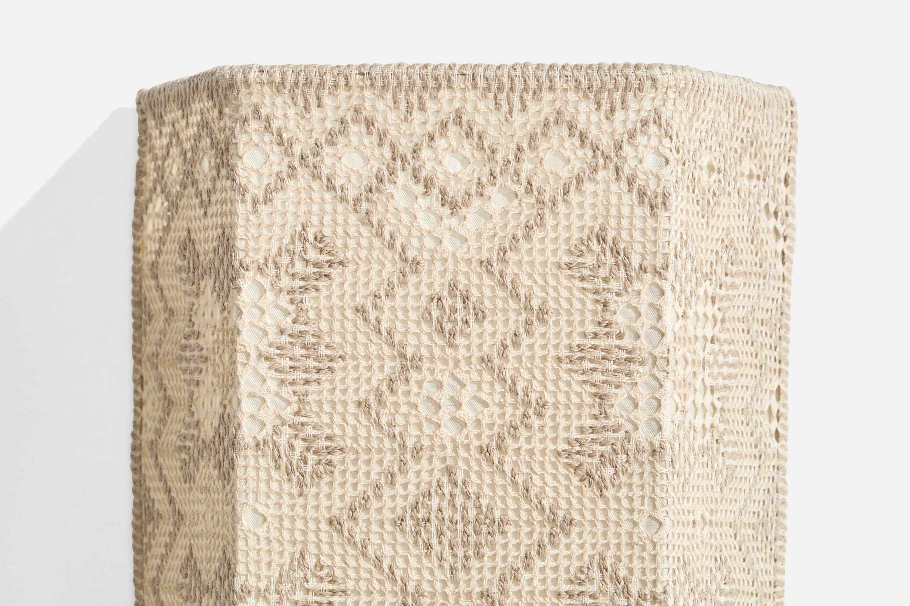 Milieu du XXe siècle Designer suédois, applique murale, tissu, Suède, années 1960 en vente