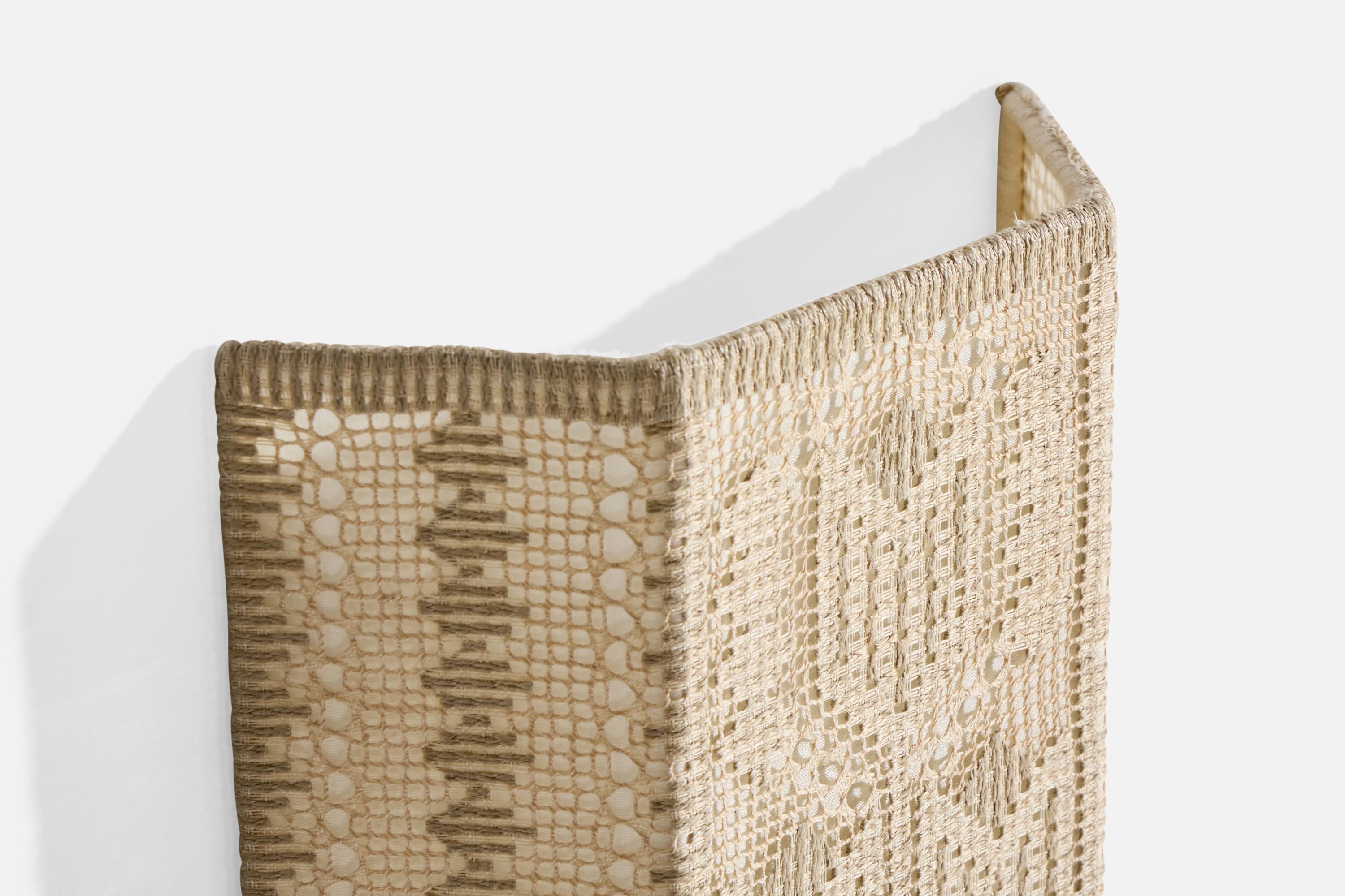 Milieu du XXe siècle Designer suédois, applique murale, tissu, Suède, années 1960 en vente
