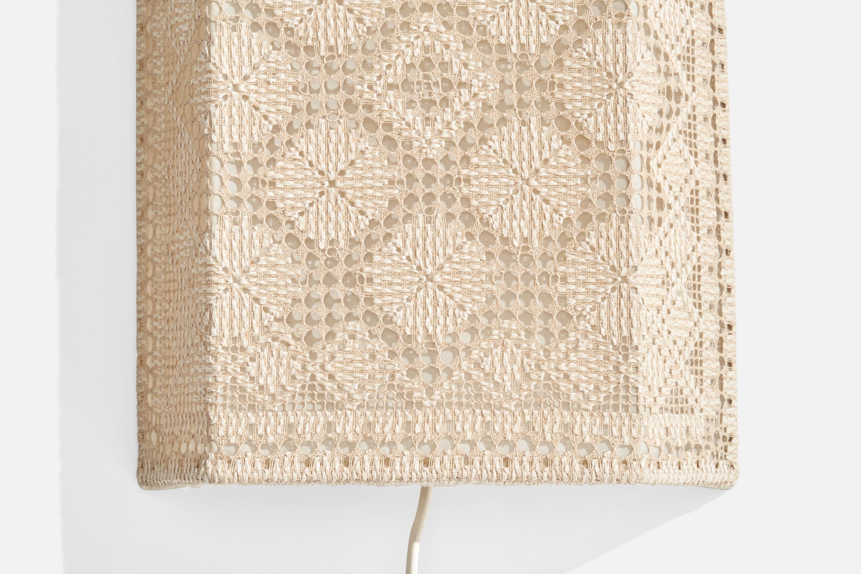 Designer suédois, applique murale, tissu, Suède, années 1960 en vente 1