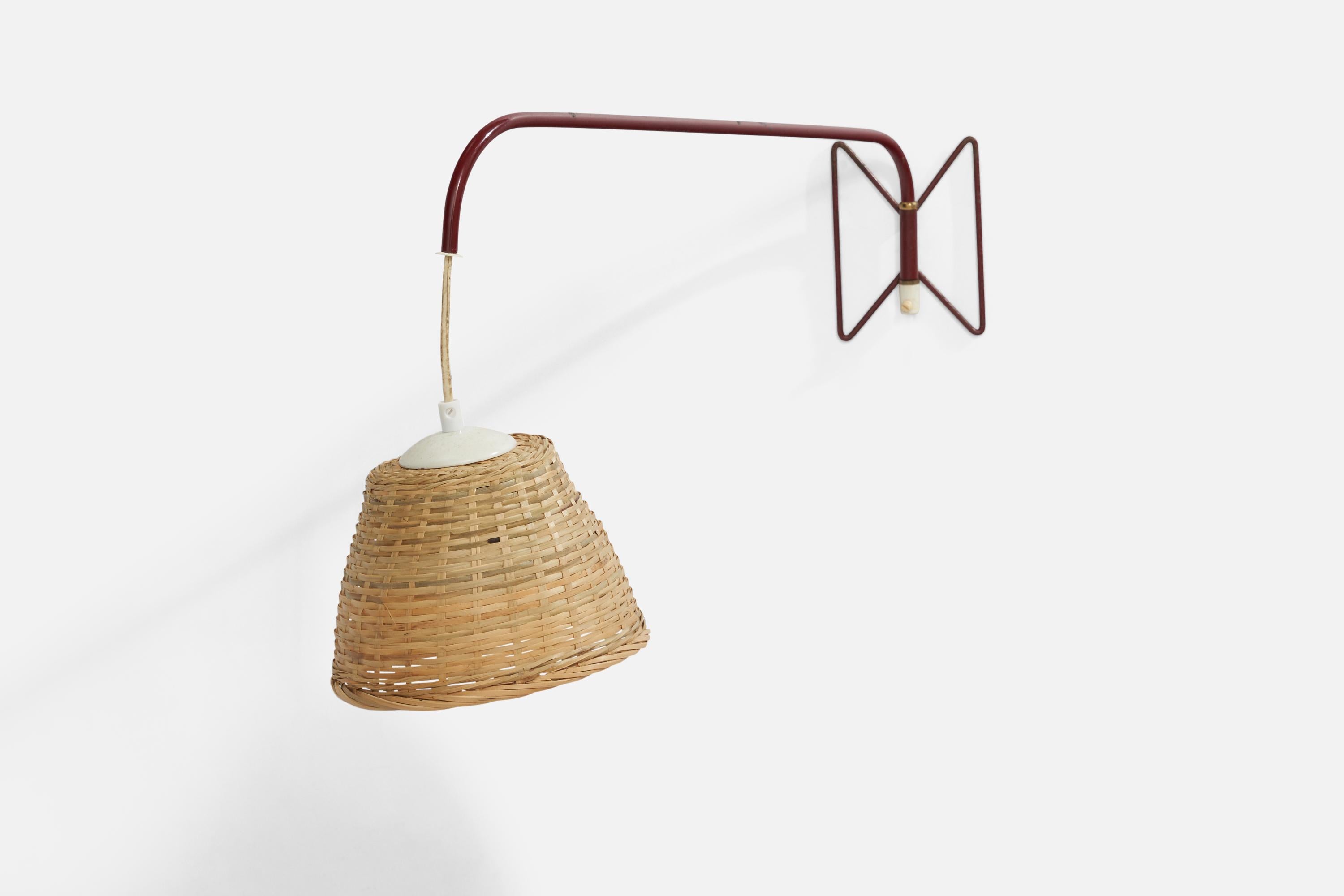 Métal Designer suédois, applique murale, métal, rotin, Suède, années 1950 en vente