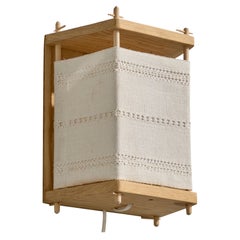 Schwedische Designerin, Wandleuchte, Kiefernholz, Stoff, Schweden, 1970er Jahre