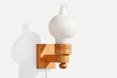 Lampada da parete di design svedese, pino, vetro, Svezia, anni '70