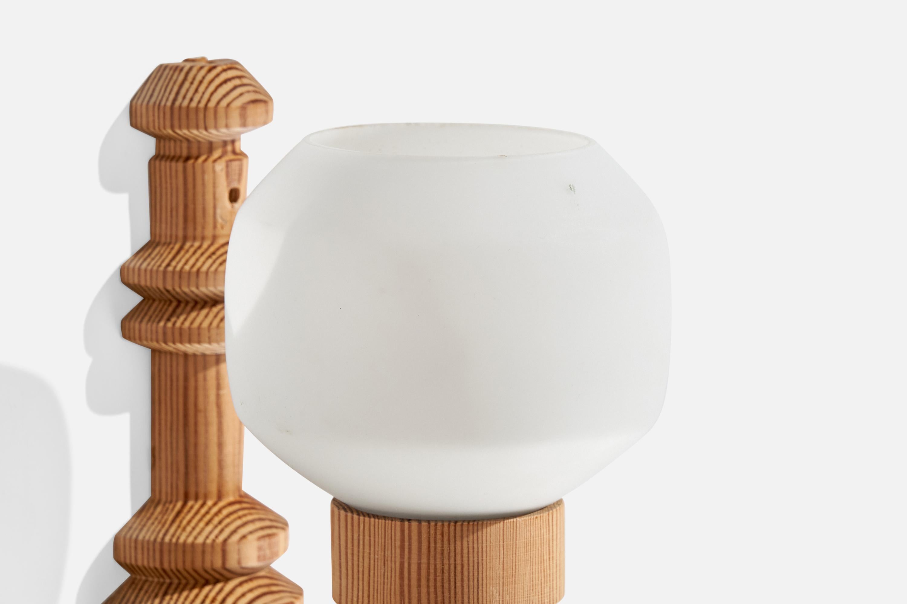 Schwedische Designerin, Wandleuchte, Kiefernholz, Glas, Schweden, 1970er Jahre 3