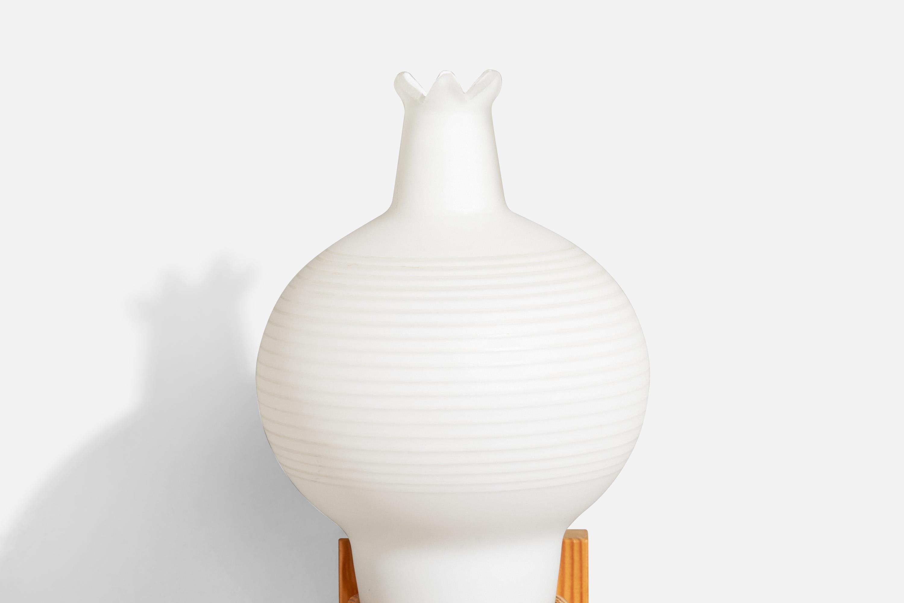 Lampada da parete di design svedese, pino, vetro, Svezia, anni '70 in vendita 1