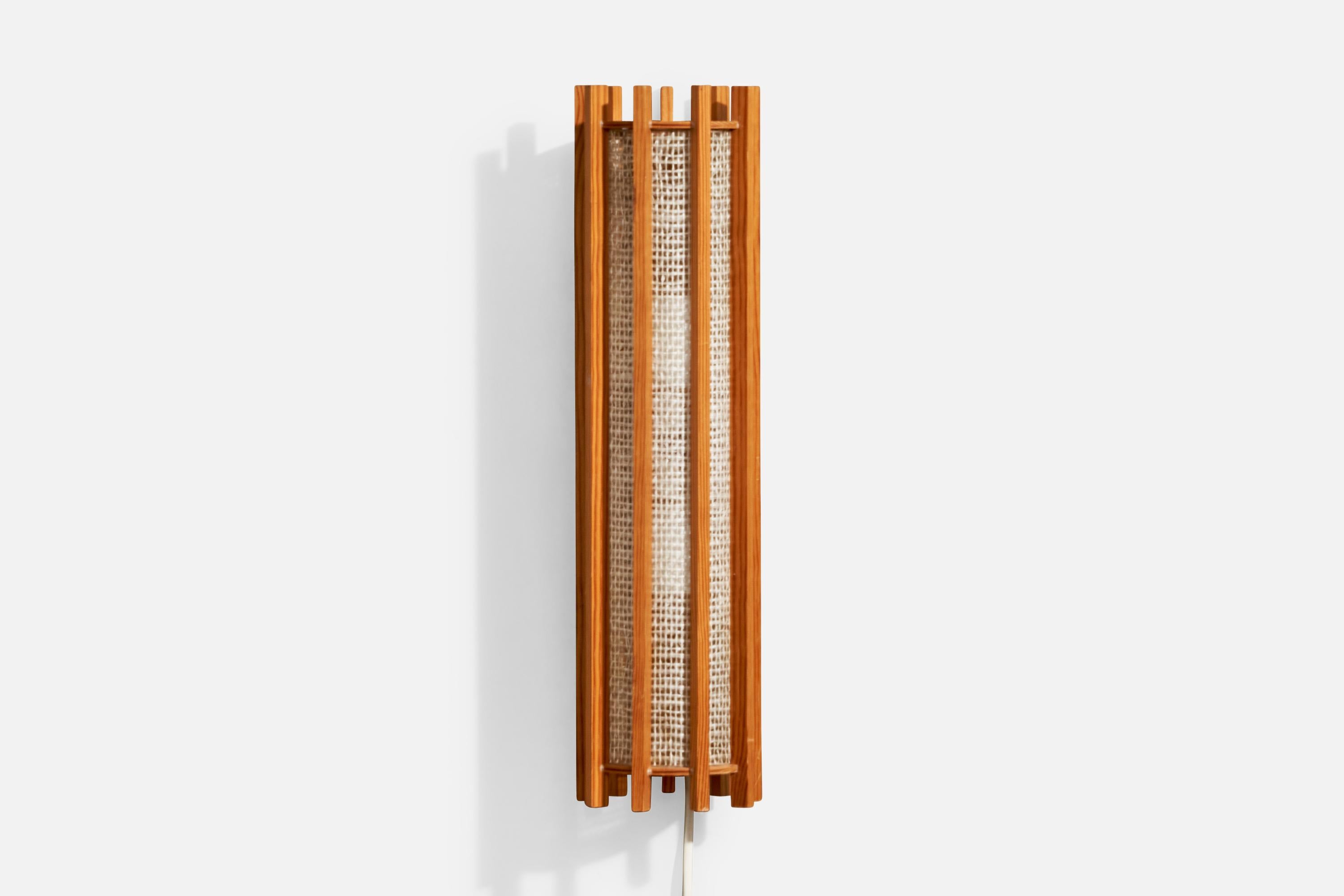 Swedish Designer, Wall Light, Pine, Raffia, Sweden, 1970s In Good Condition In High Point, NC