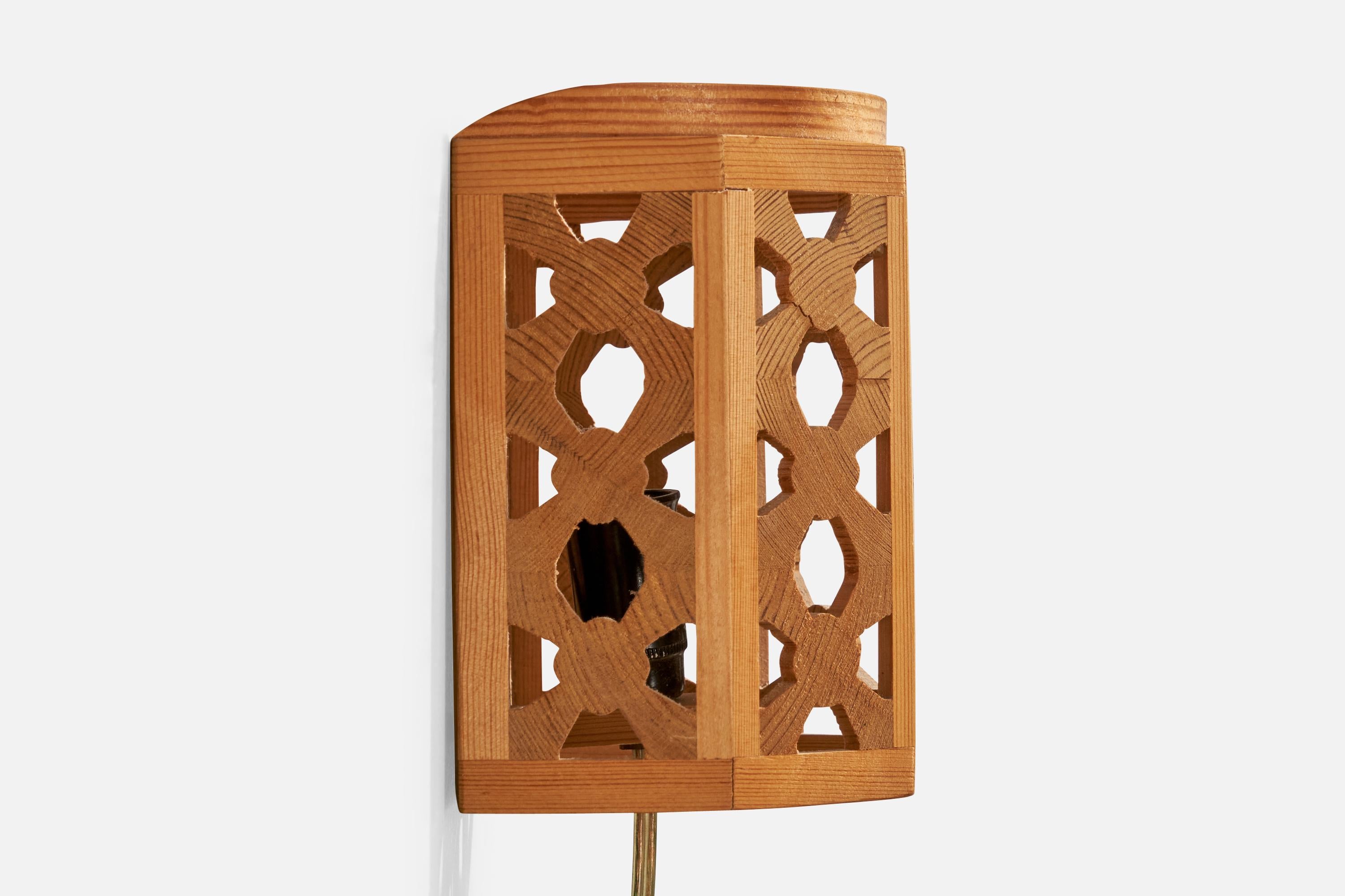 Schwedische Designerin, Wandleuchte, Kiefernholz, Schweden, 1970er Jahre (Ende des 20. Jahrhunderts) im Angebot