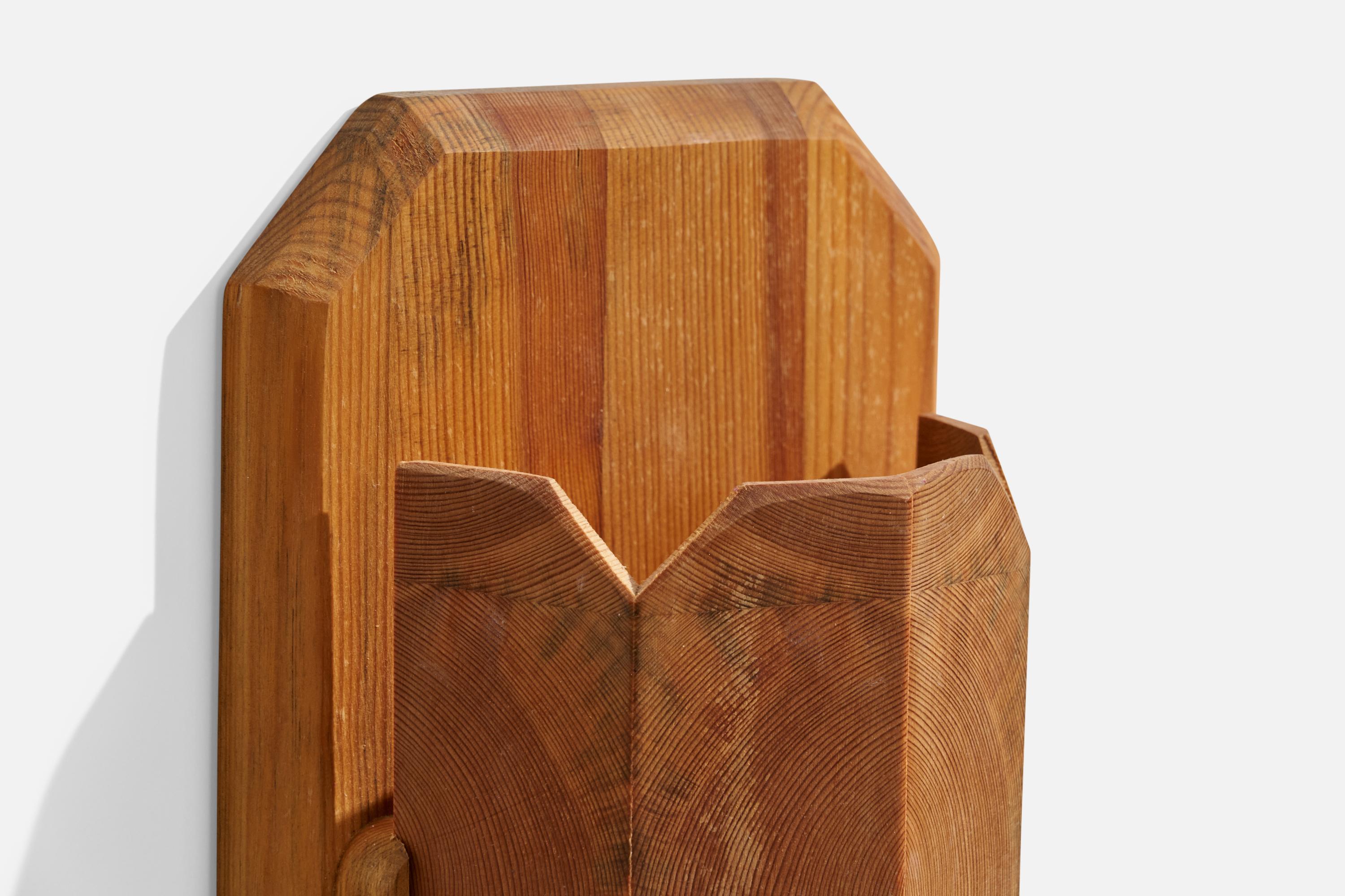 Schwedische Designerin, Wandleuchte, Kiefernholz, Schweden, 1970er Jahre 1