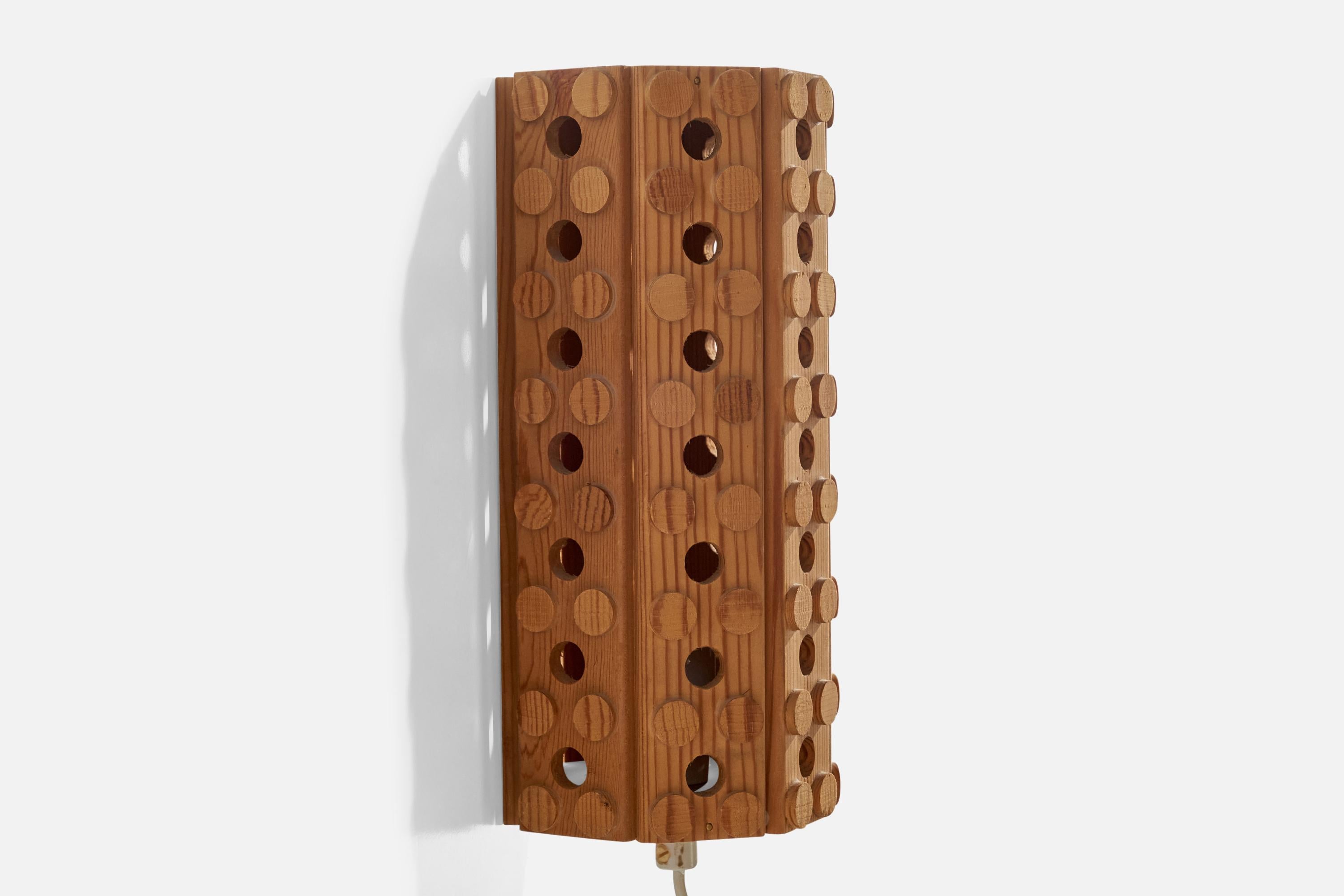Fin du 20e siècle Créateur suédois, applique murale, pin, Suède, années 1970 en vente