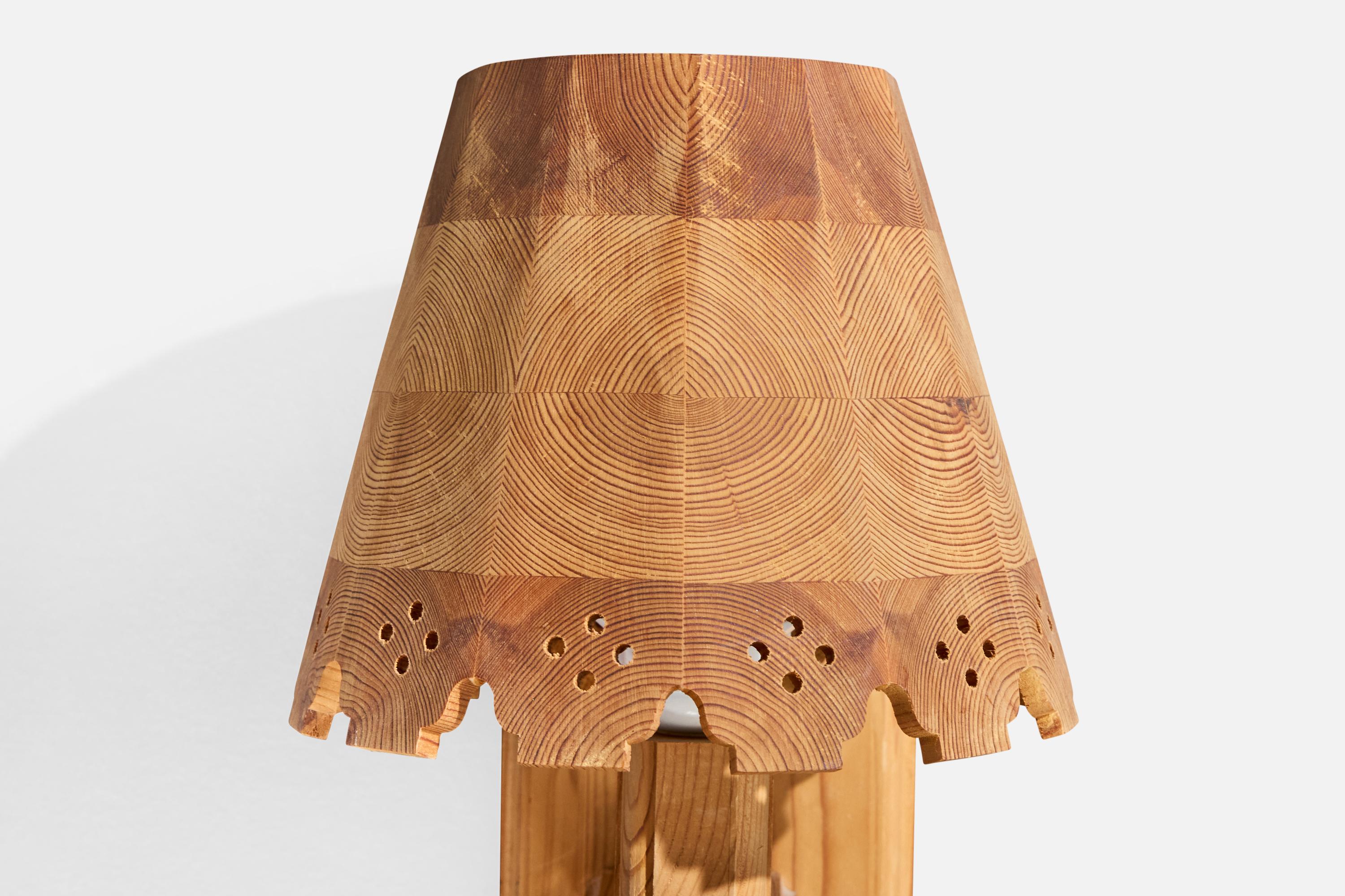 Swedish Designer, Wall Light, Pine, Sweden, 1970s For Sale 1