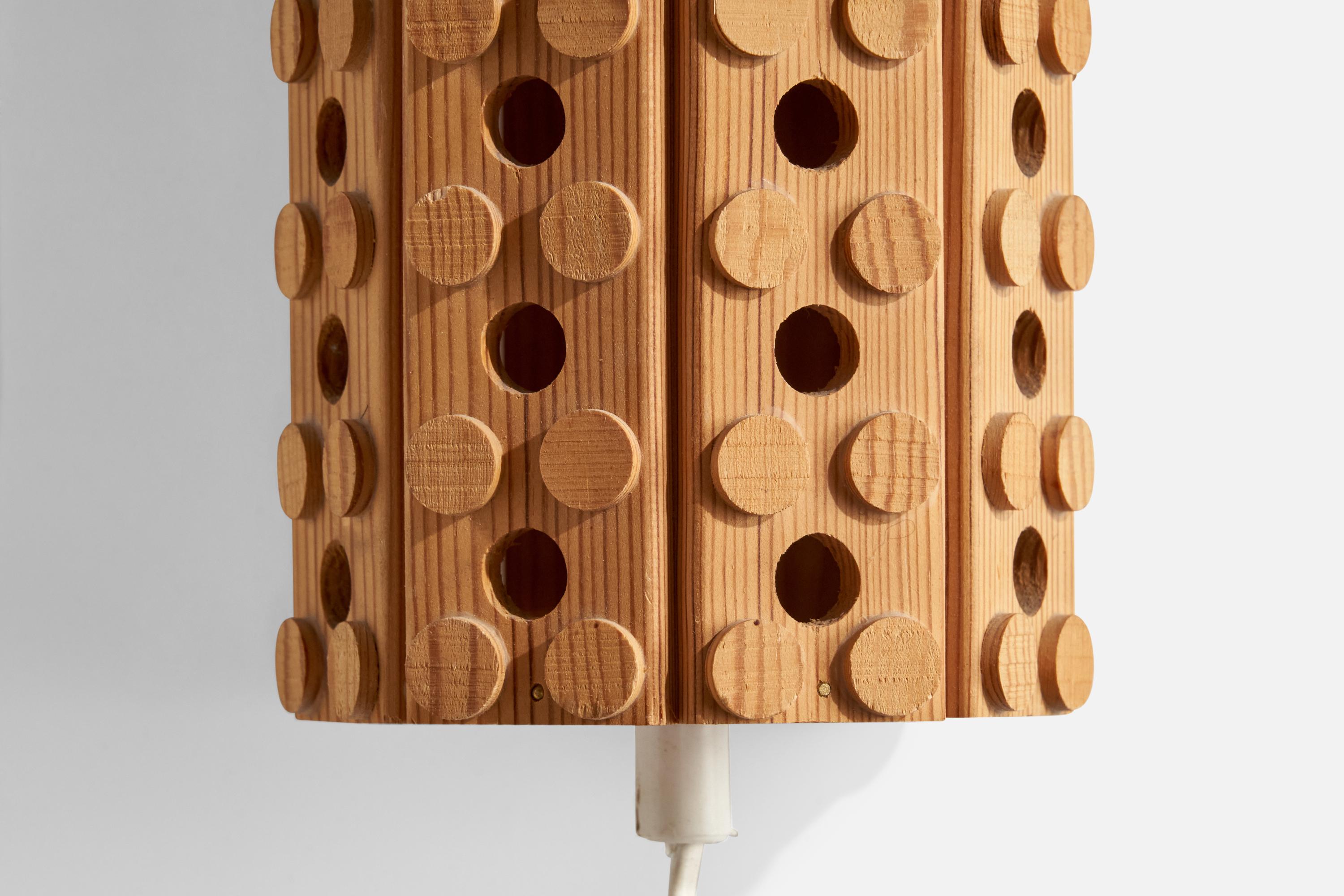 Créateur suédois, applique murale, pin, Suède, années 1970 en vente 2