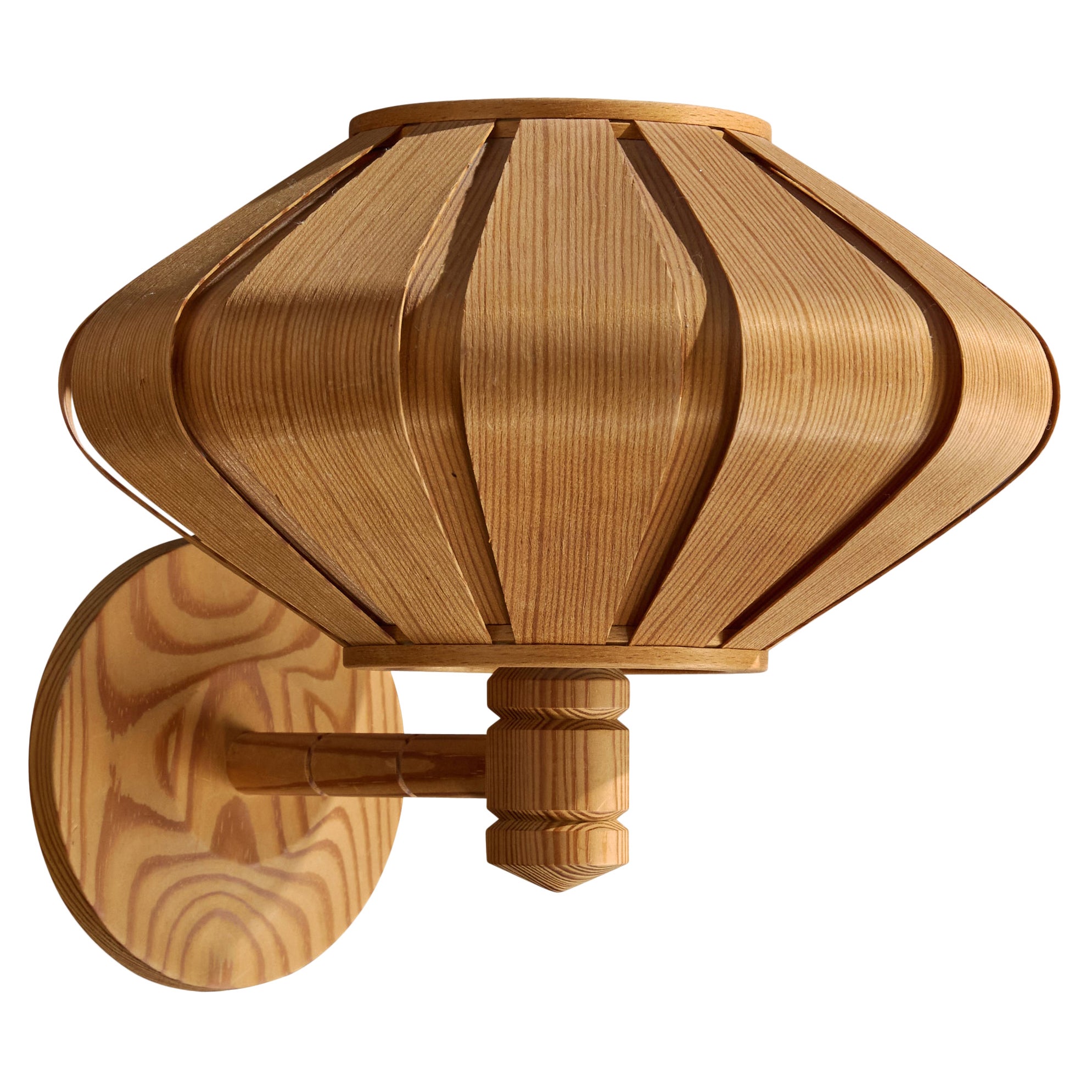 Swedish Designer, Wall Light, Pine, Sweden, 1970s in vendita