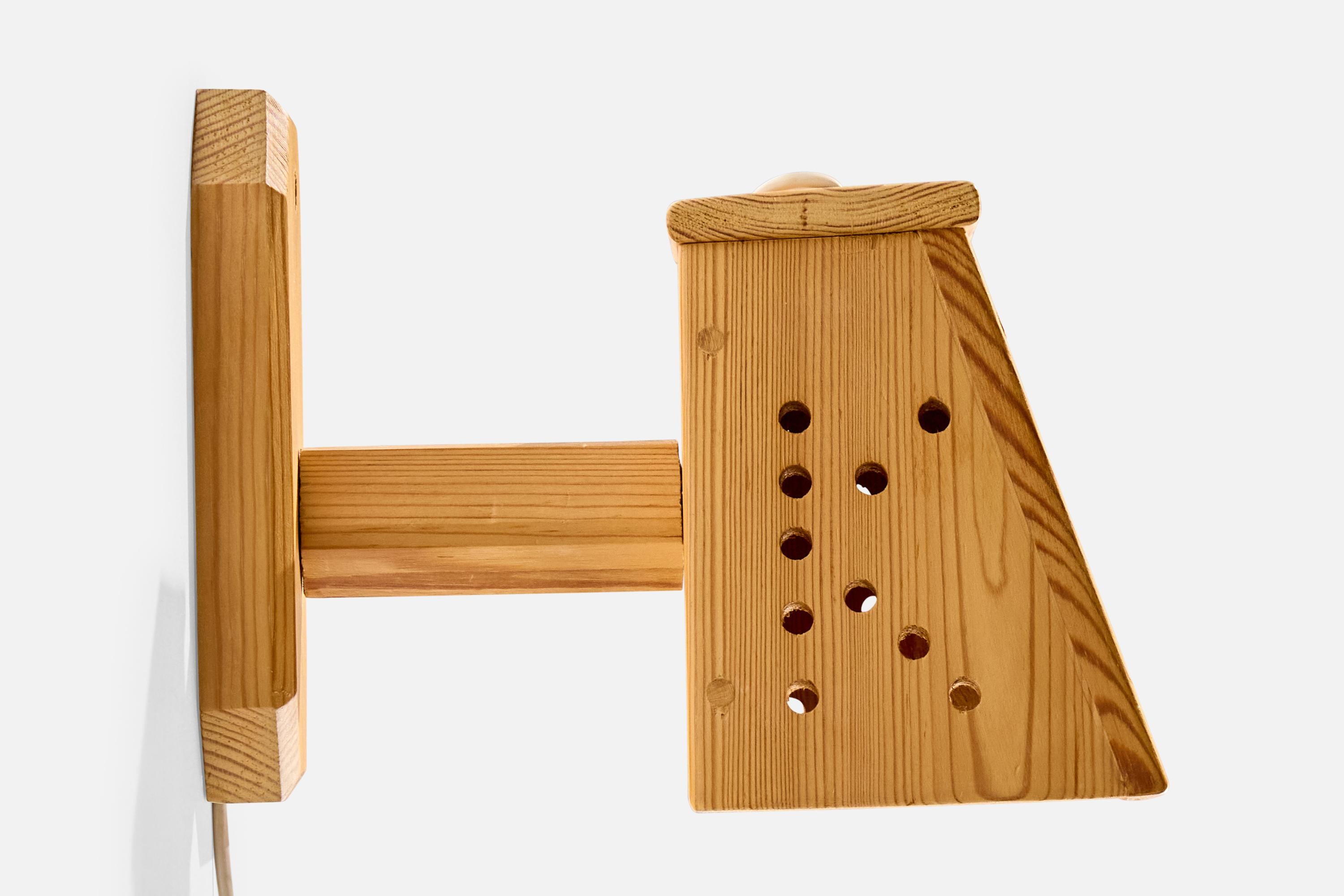 Late 20th Century Swedish Designer, Wall Light, Pine, Sweden, 1980s For Sale