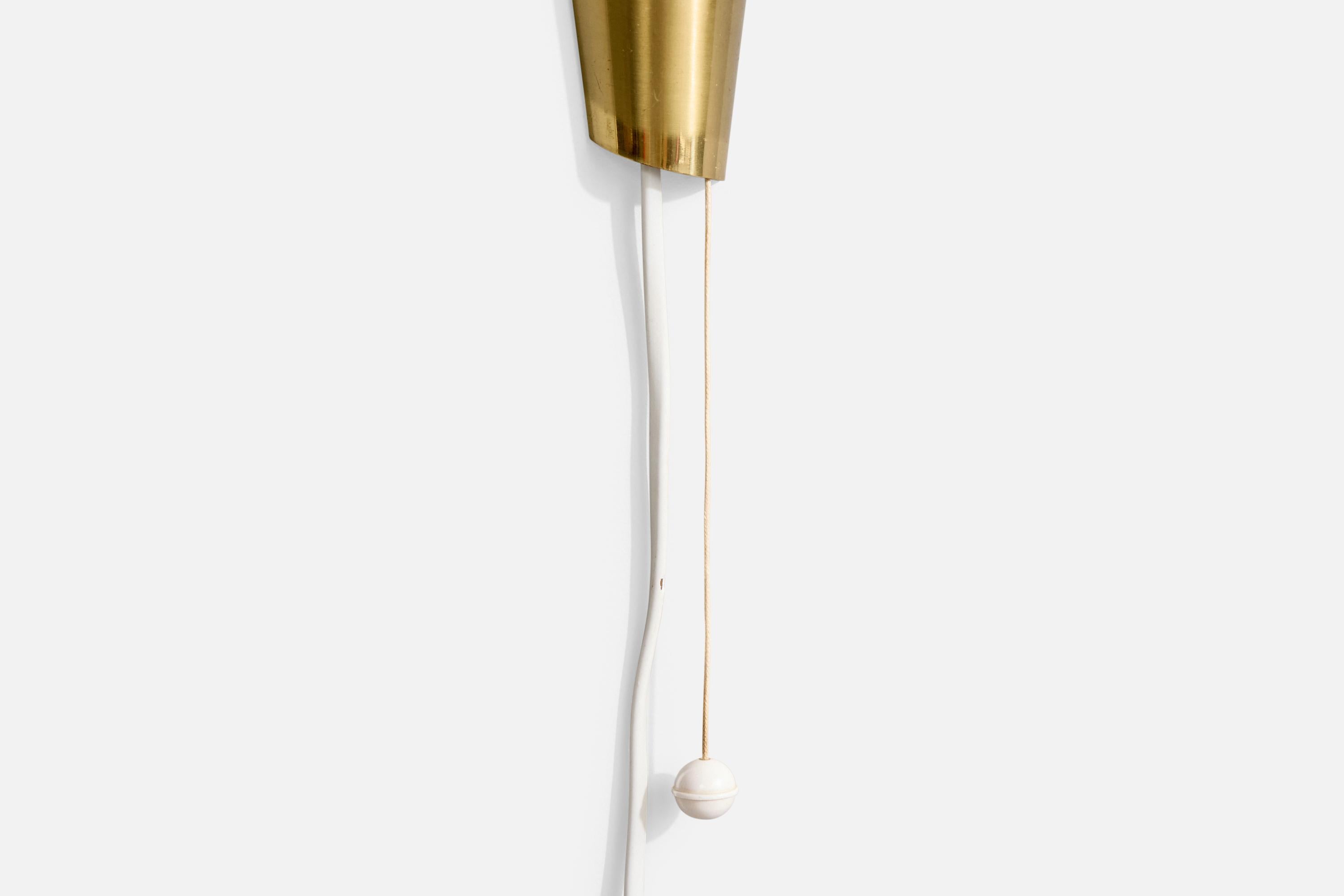 Swedish Designer, Wall Lights, Brass, Acrylic, Sweden, 1970s im Angebot 1