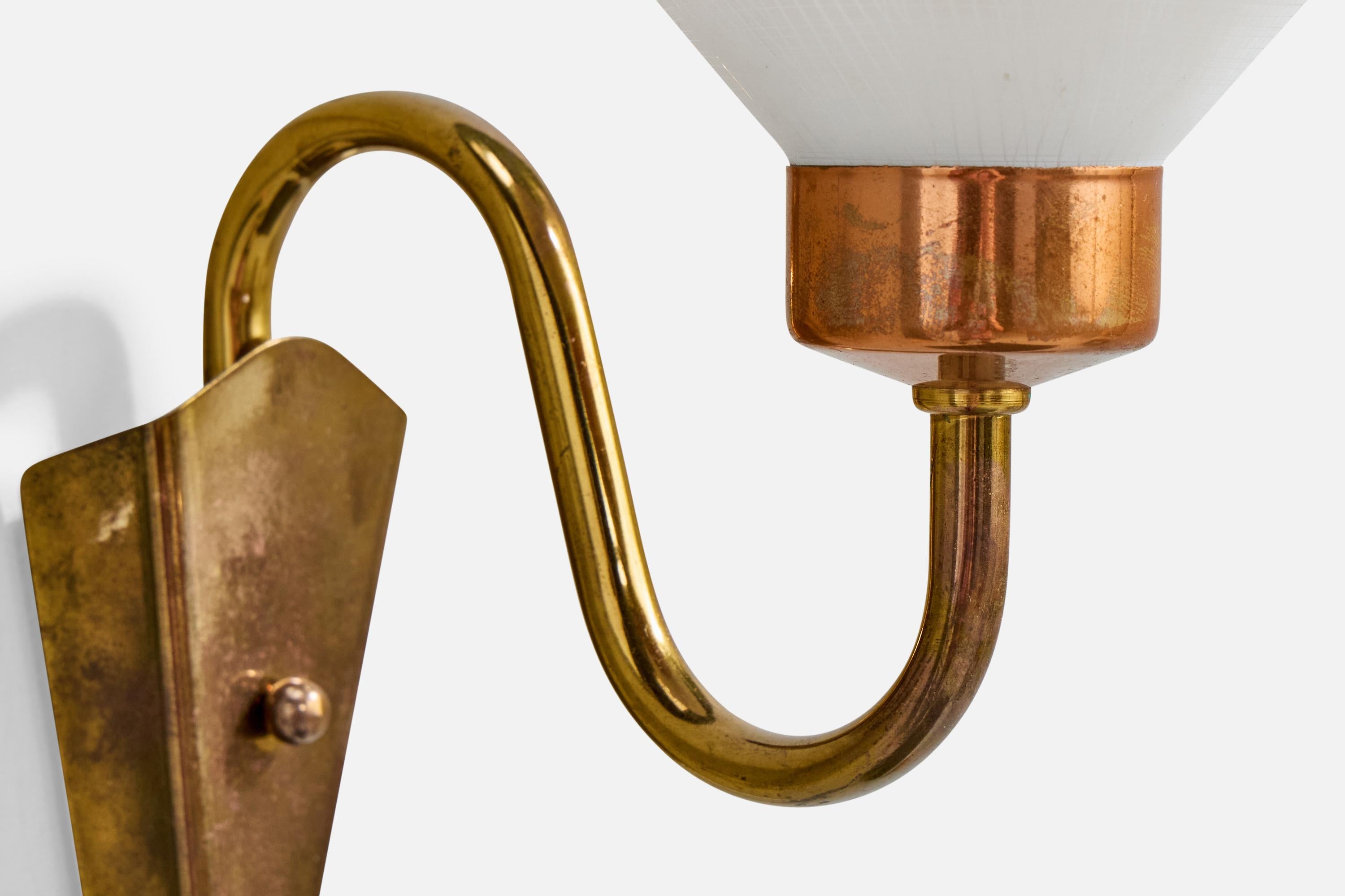 Laiton Design/One, appliques, laiton, cuivre, verre, Suède, années 1950 en vente
